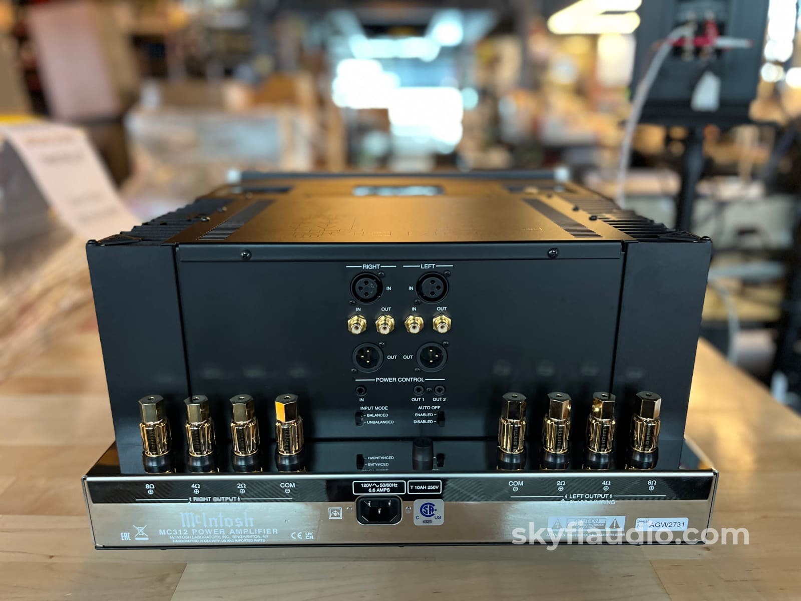 McIntosh MC312 Solid State 300W Amplifier - Pre-Loved Amplifier