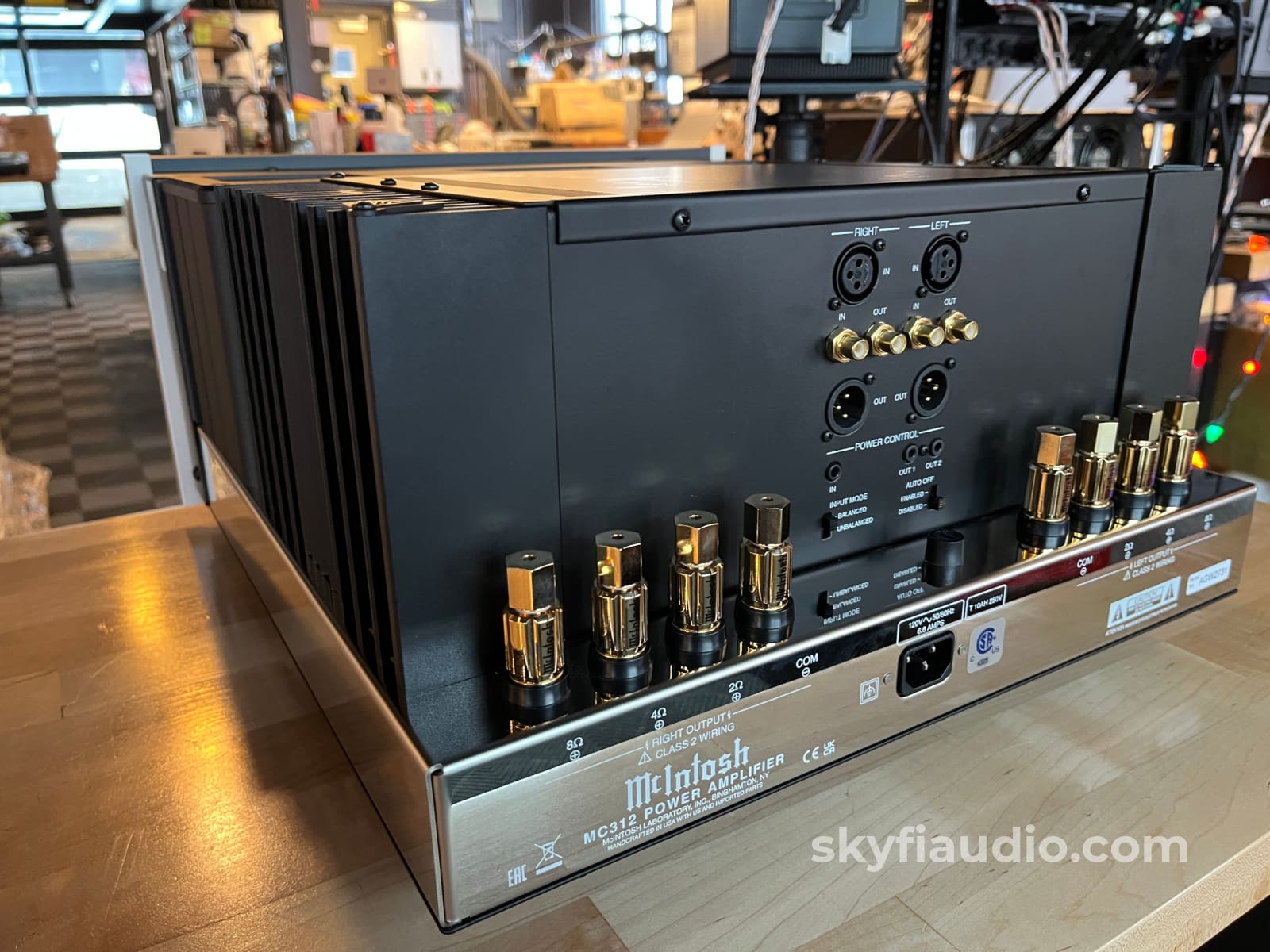 McIntosh MC312 Solid State 300W Amplifier - Pre-Loved Amplifier