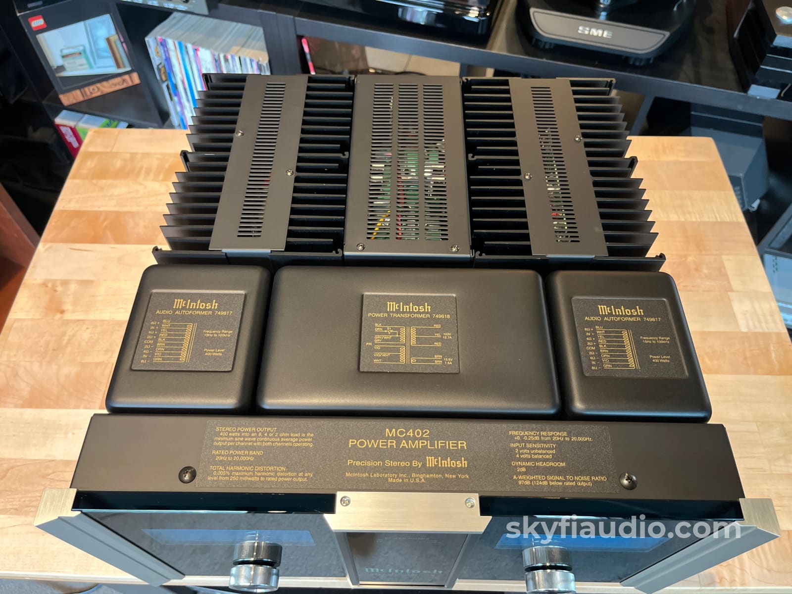 McIntosh MC402 Solid State Amplifier 400W - Fiber Optic - Amplifier