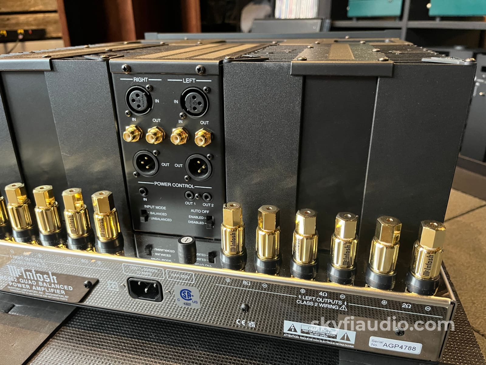 McIntosh MC462 Solid State Amplifier - Quad Balanced - Pre-Loved