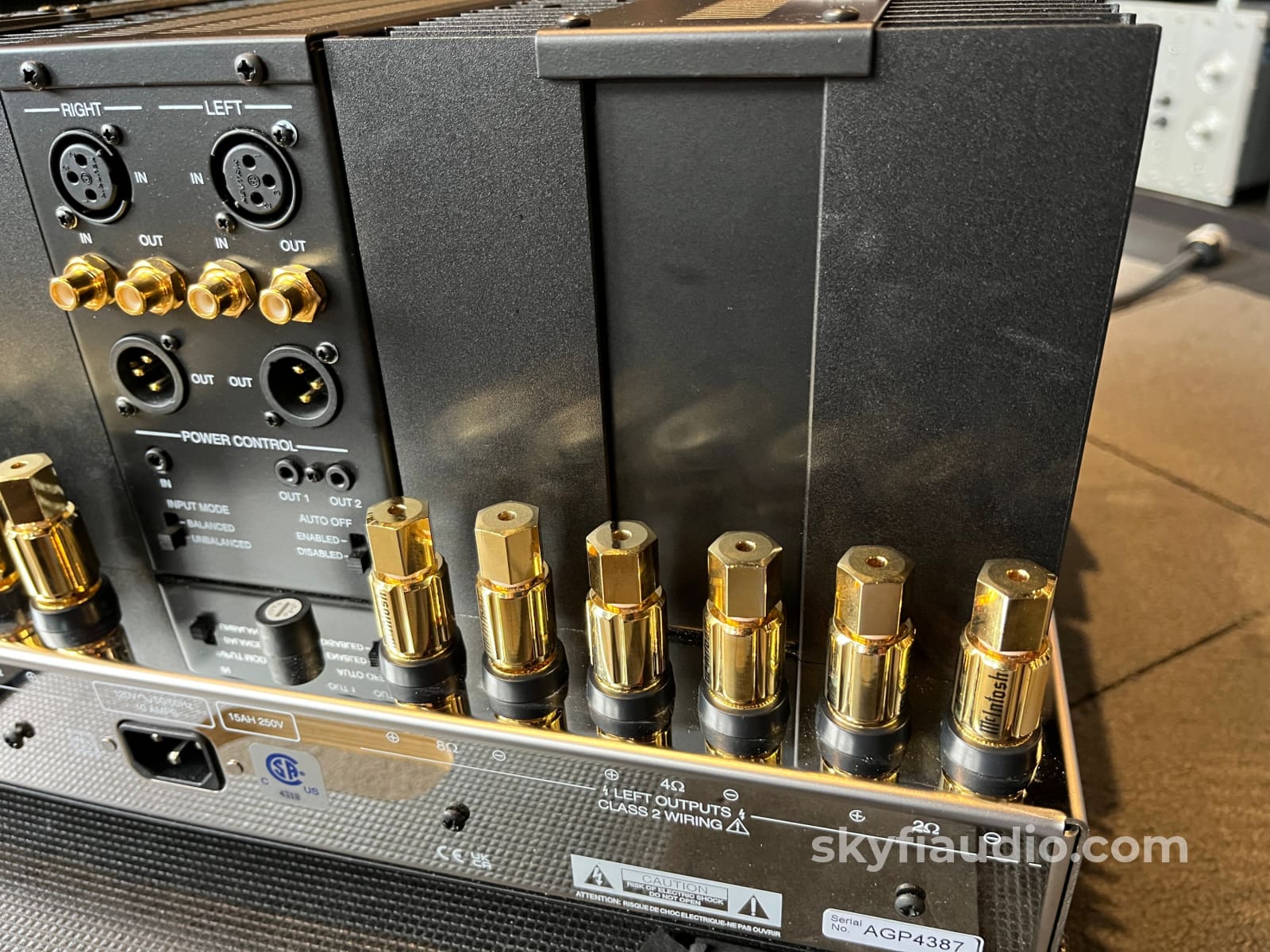 McIntosh MC462 Solid State Amplifier - Quad Balanced - Pre-Loved Amplifier