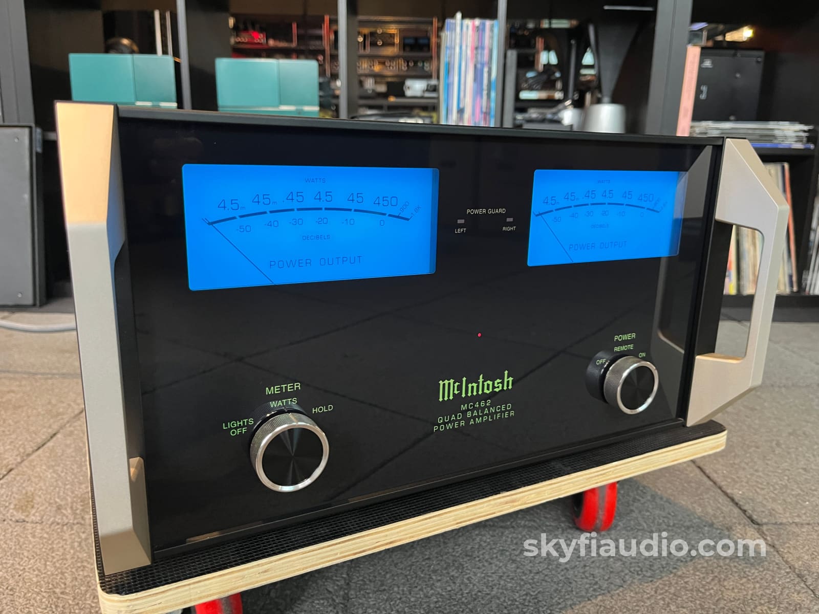 McIntosh MC462 Solid State Amplifier - Quad Balanced - Pre-Loved Amplifier