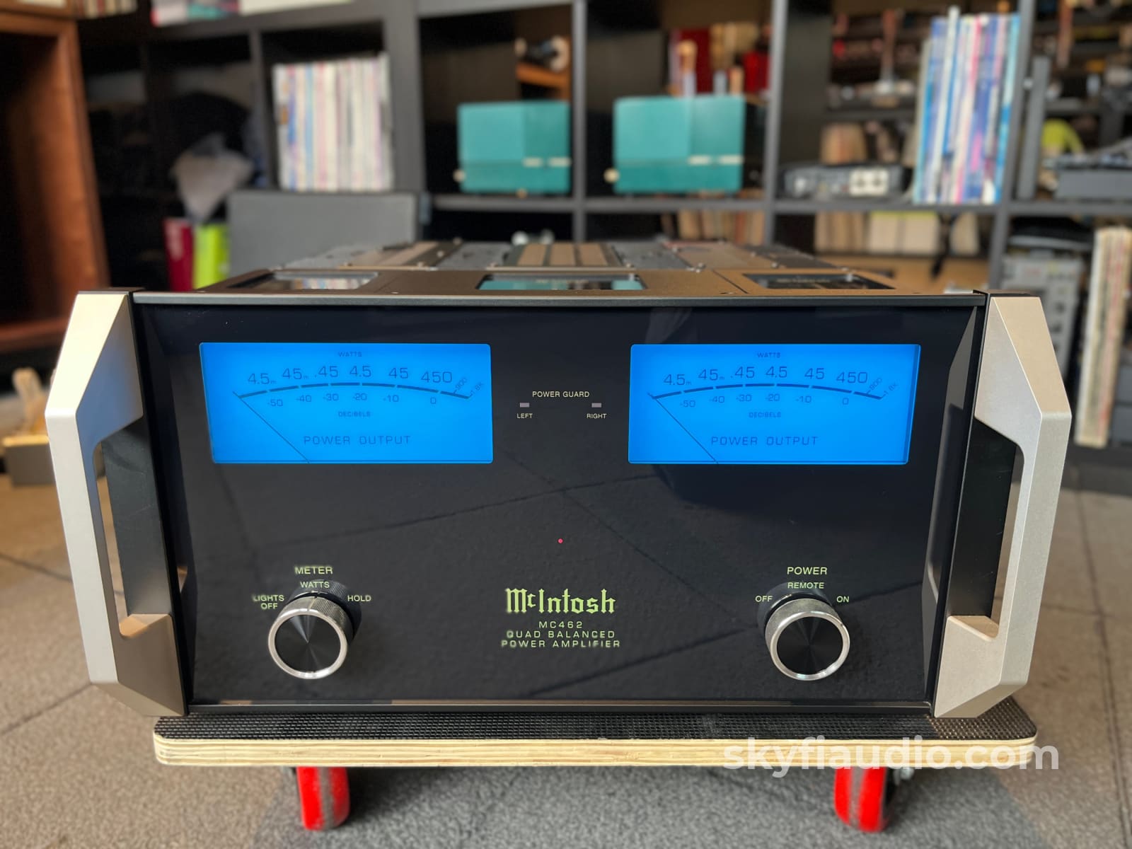 McIntosh MC462 Solid State Amplifier - Quad Balanced - Pre-Loved