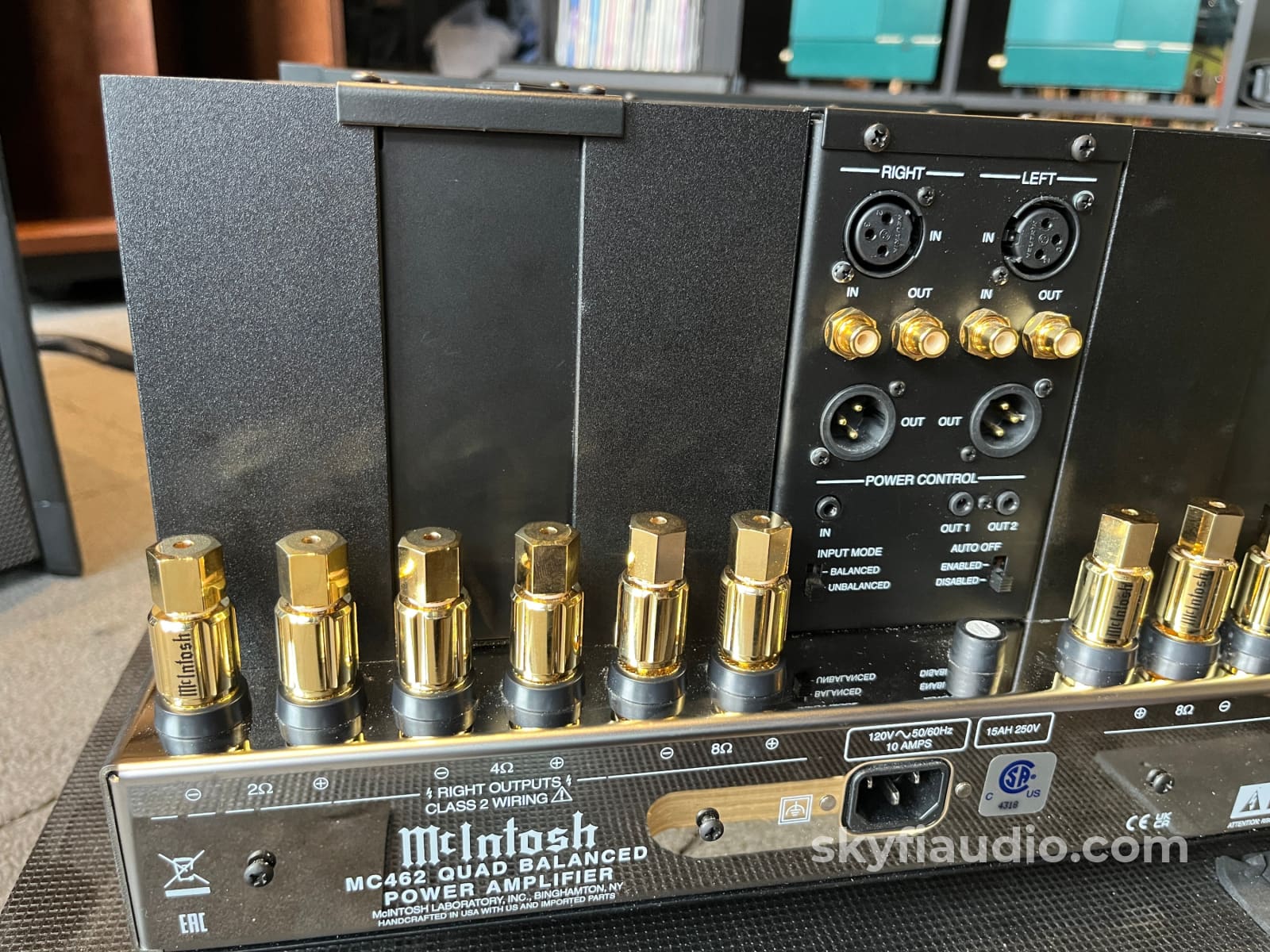 McIntosh MC462 Solid State Amplifier - Quad Balanced - Pre-Loved Amplifier