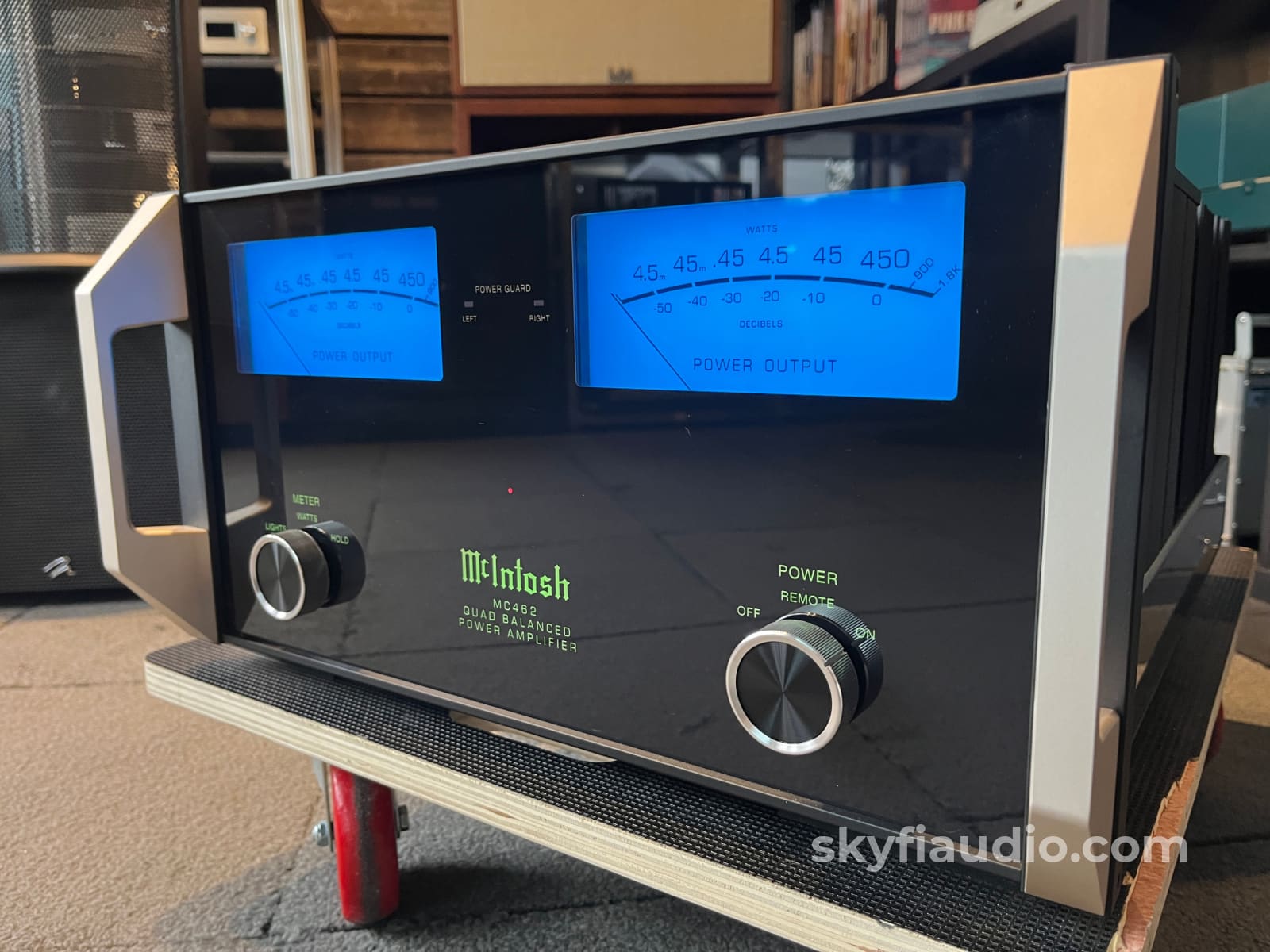 McIntosh MC462 Solid State Amplifier - Quad Balanced - Pre-Loved Amplifier