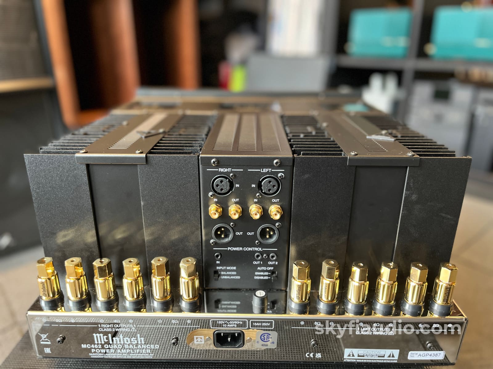 McIntosh MC462 Solid State Amplifier - Quad Balanced - Pre-Loved Amplifier