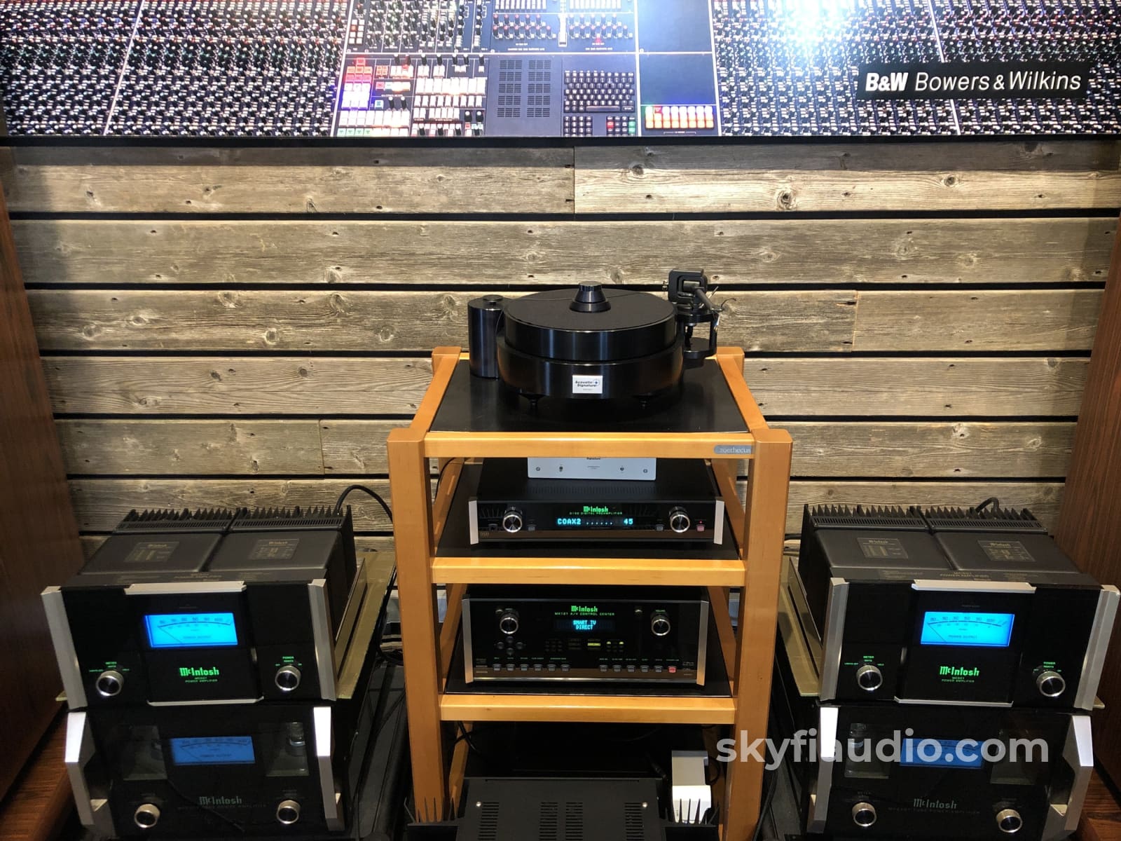 Mcintosh Mc501 Monoblock Amplifiers - 500W Selectable 120V Or World Voltage 220/240V Amplifier