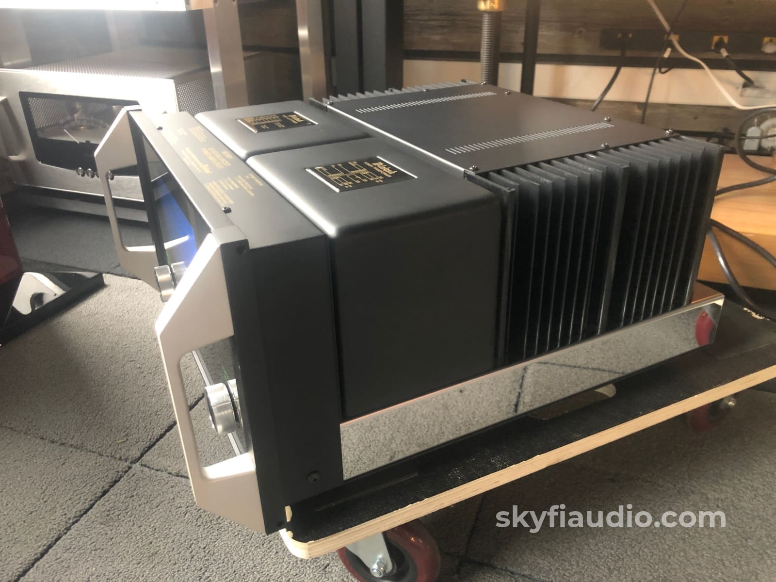 Mcintosh Mc601 Quad Balanced Monoblock Amplifiers - Wow!! Amplifier