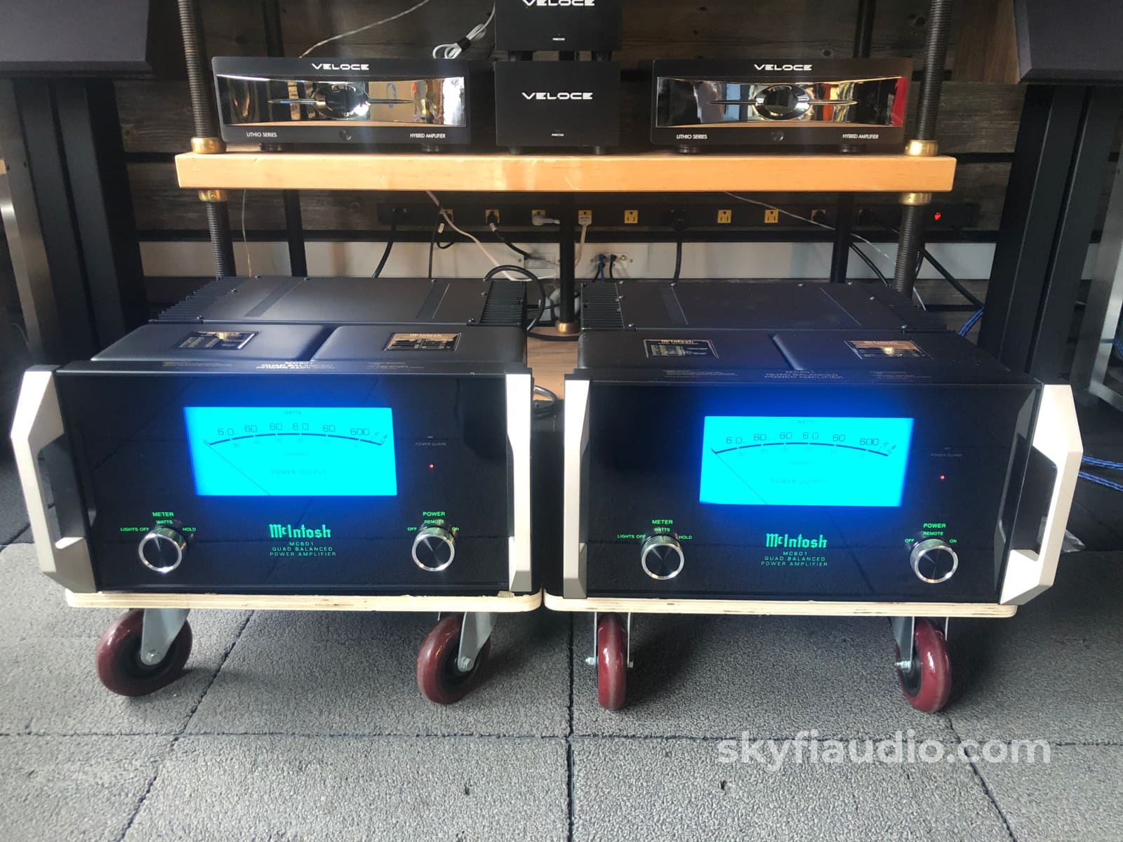 Mcintosh Mc601 Quad Balanced Monoblock Amplifiers - Wow!! Amplifier