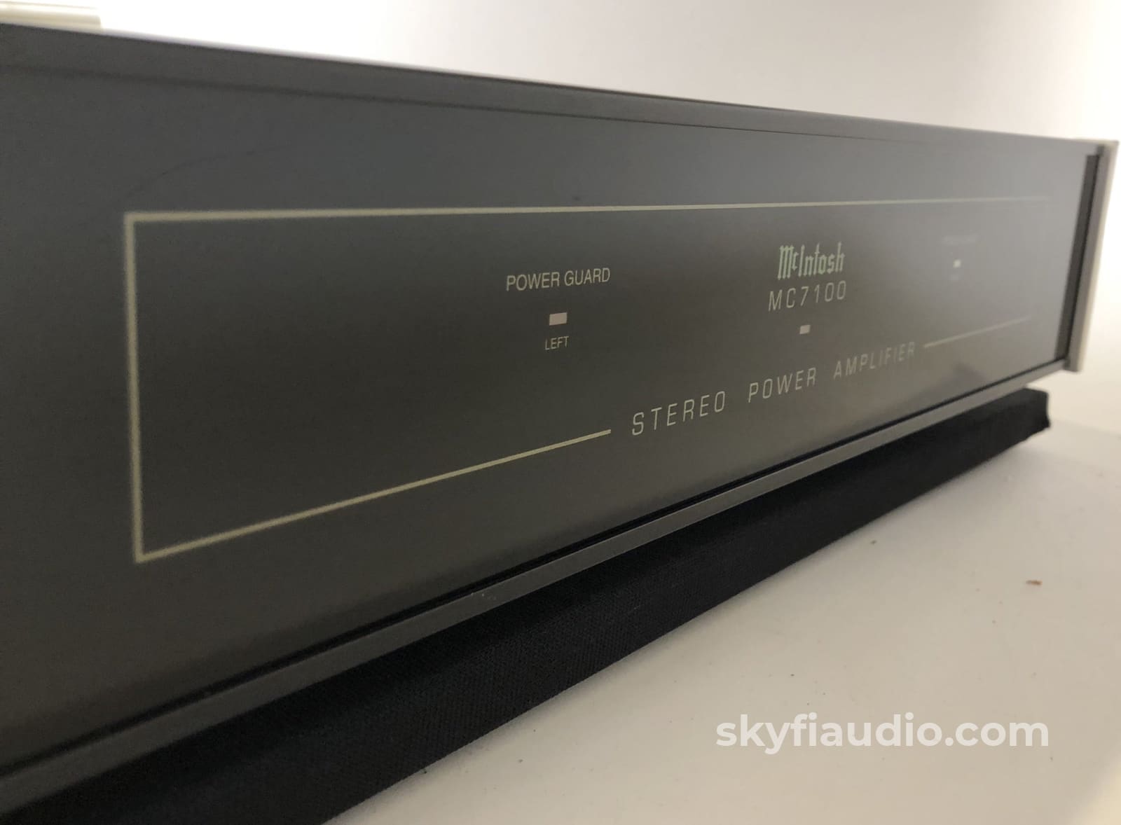 Mcintosh Mc7100 Compact Amplifier - Solid State Powerhouse