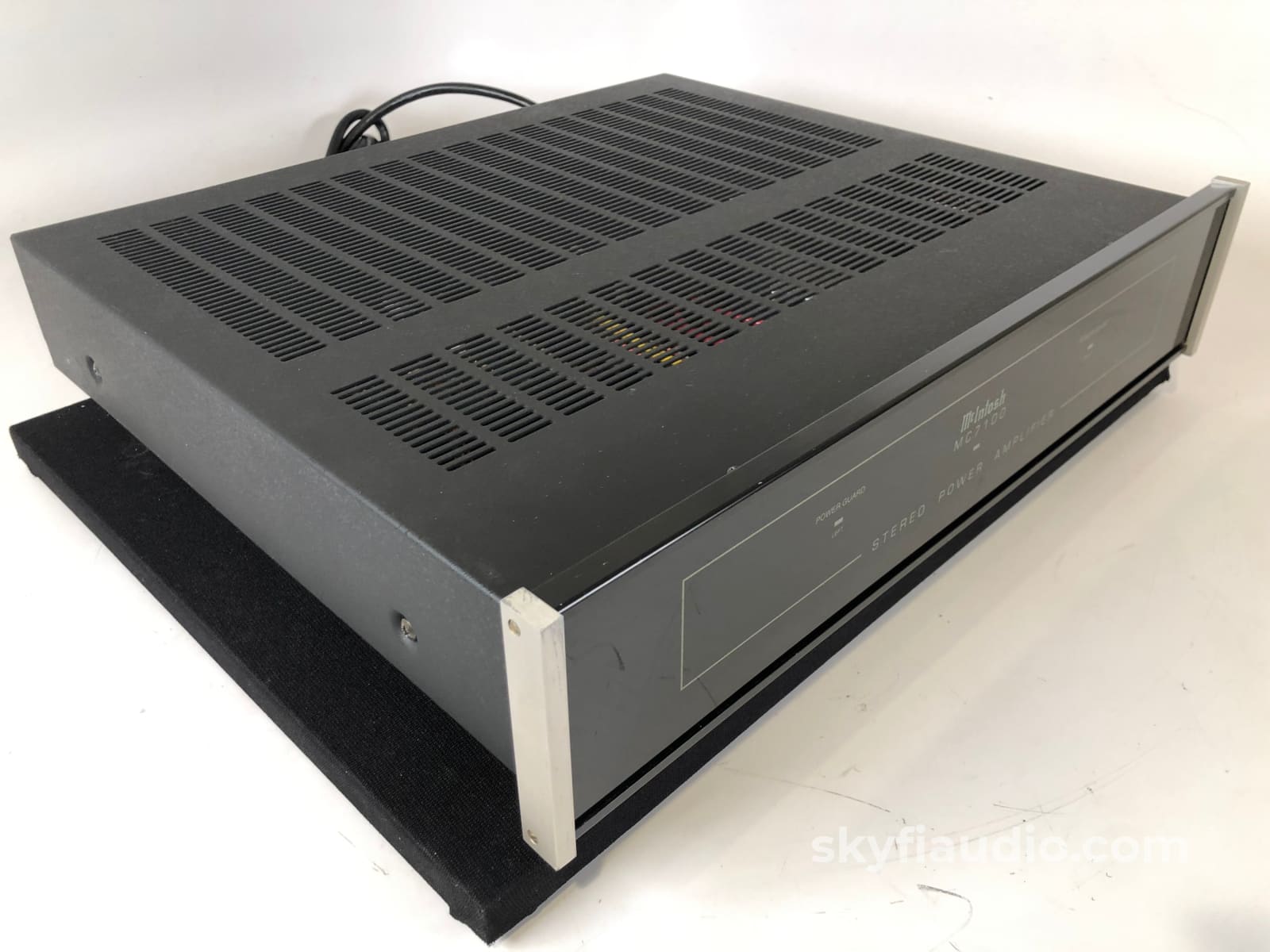 Mcintosh Mc7100 Compact Amplifier - Solid State Powerhouse