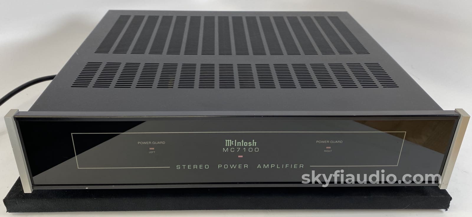 Mcintosh Mc7100 - Compact Yet Powerful Stereo Amplifier