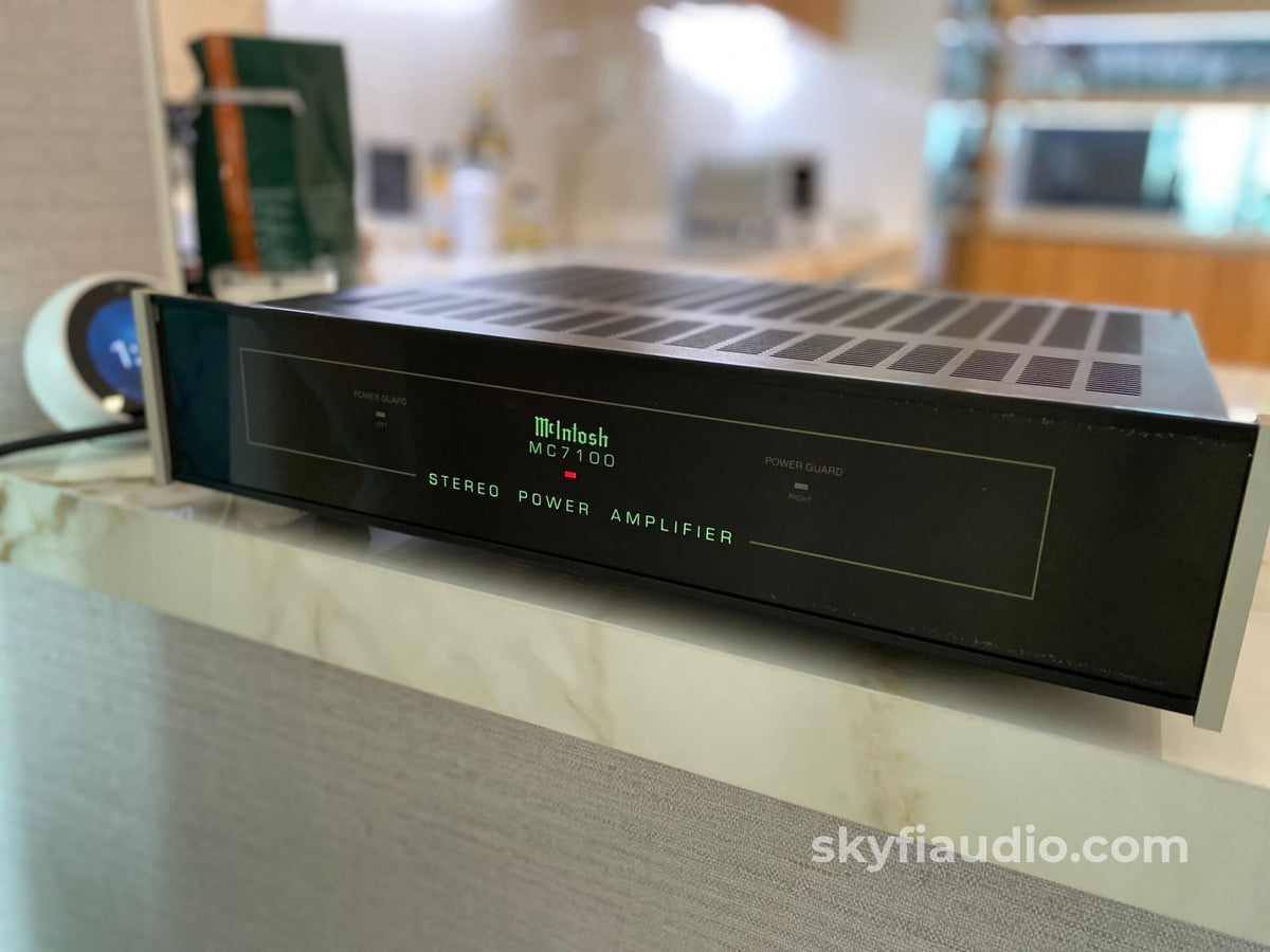 Mcintosh Mc7100 - Compact Yet Powerful Stereo Amplifier Amplifier
