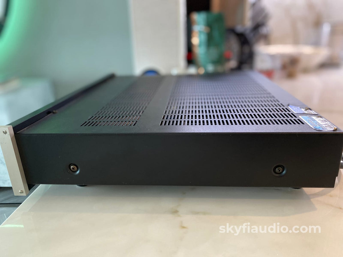 Mcintosh Mc7100 - Compact Yet Powerful Stereo Amplifier Amplifier