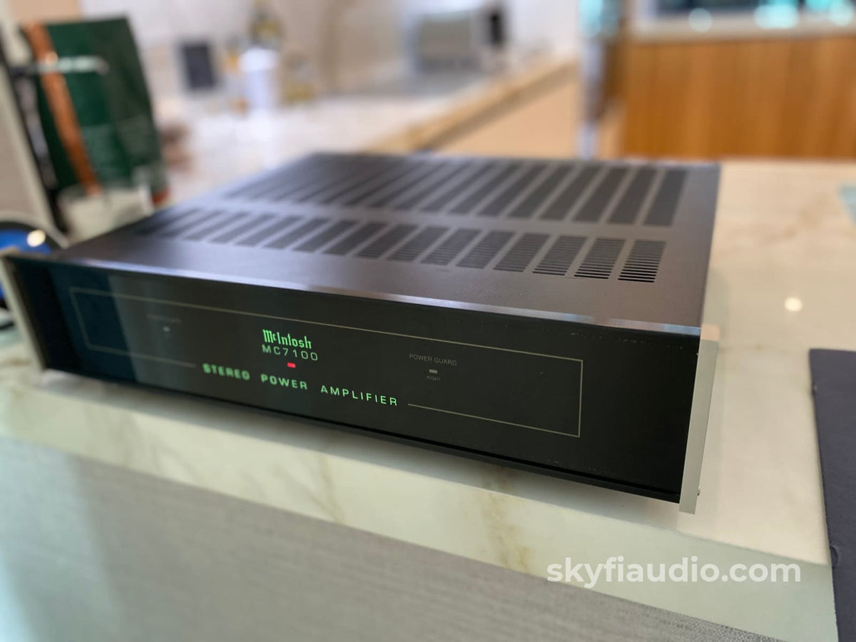 Mcintosh Mc7100 - Compact Yet Powerful Stereo Amplifier Amplifier