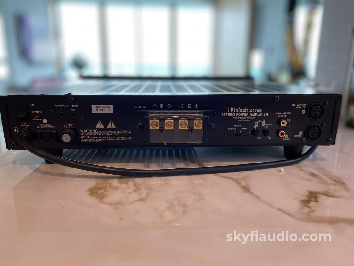 Mcintosh Mc7100 - Compact Yet Powerful Stereo Amplifier Amplifier