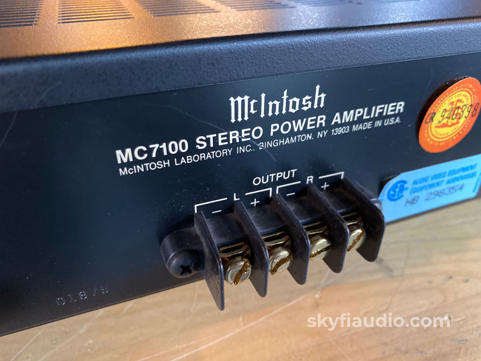 McIntosh MC7100 - Compact Yet Powerful Stereo Power Amplifier