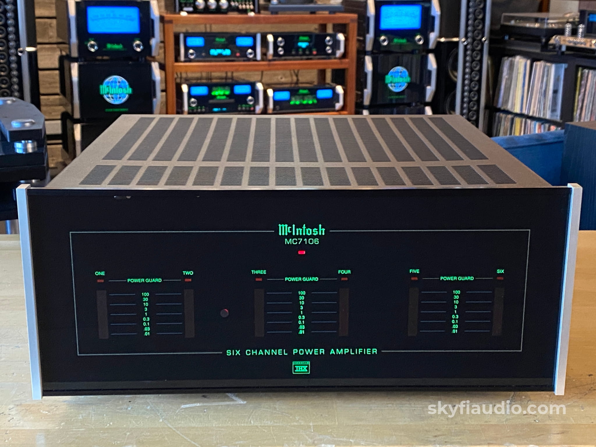 Used Mcintosh MC7106 Multichannel power amplifiers for Sale