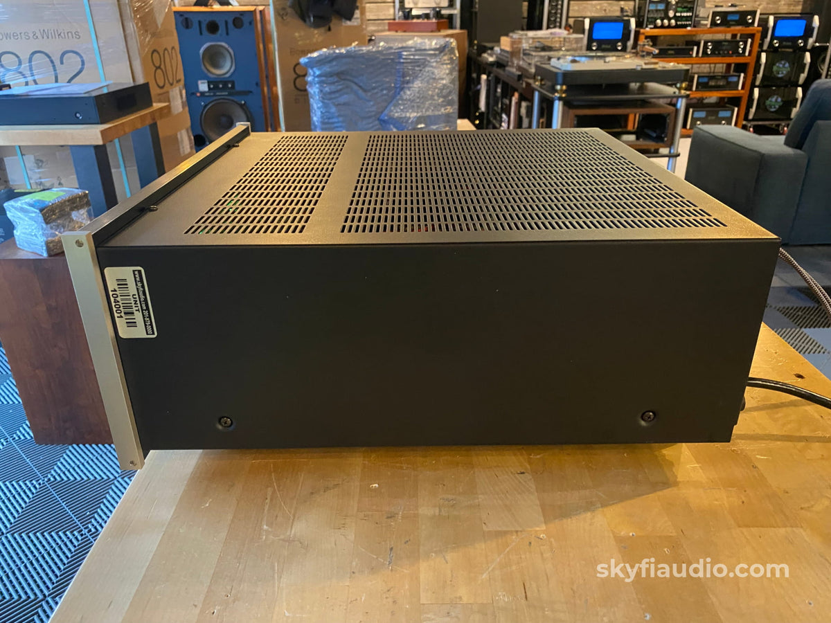 Mcintosh Mc7106 6 Channel Solid State Amp Amplifier