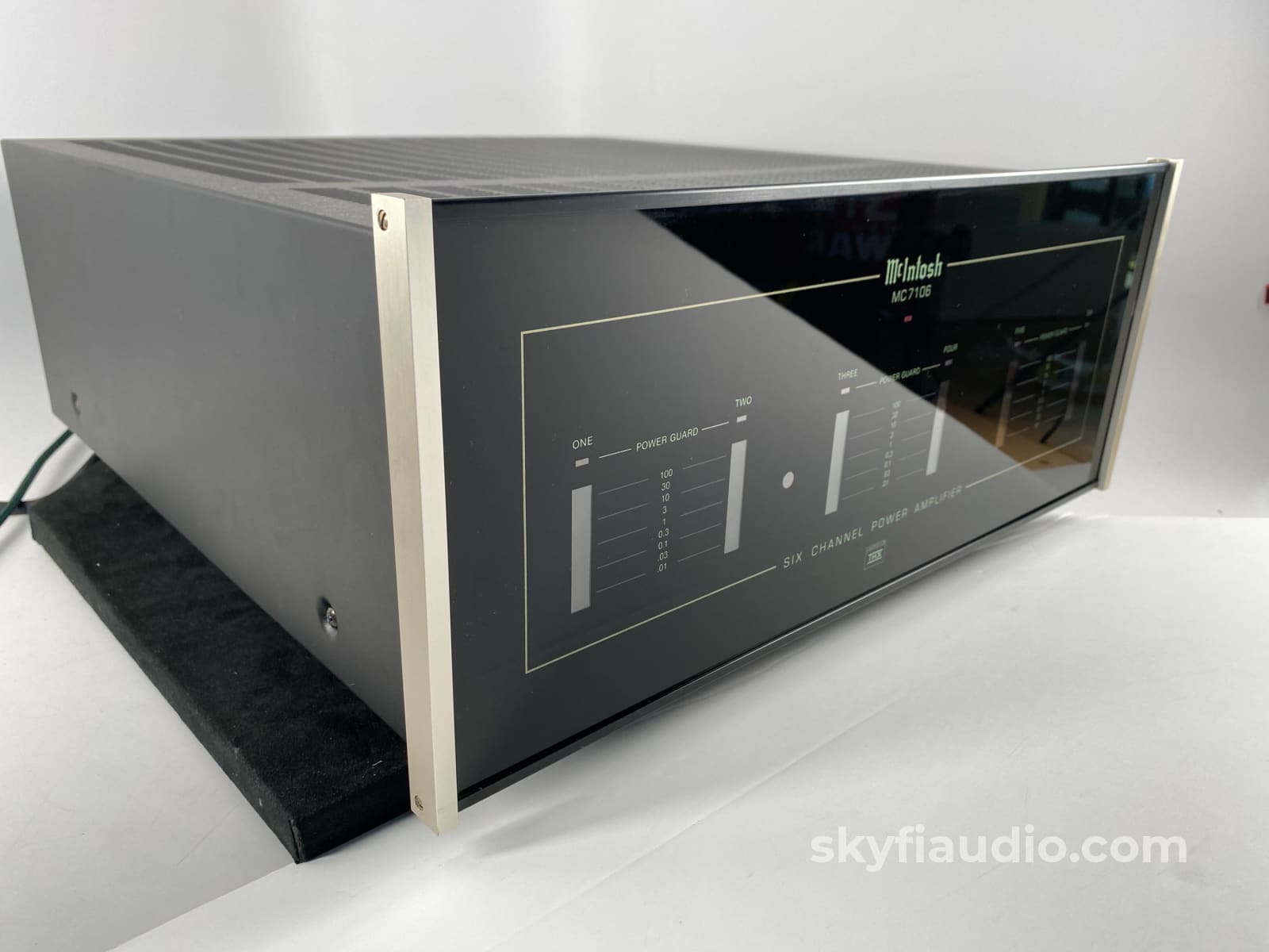 McIntosh MC7106, 6 Channel Solid State w/LED VU Meters, Lucasfilm THX