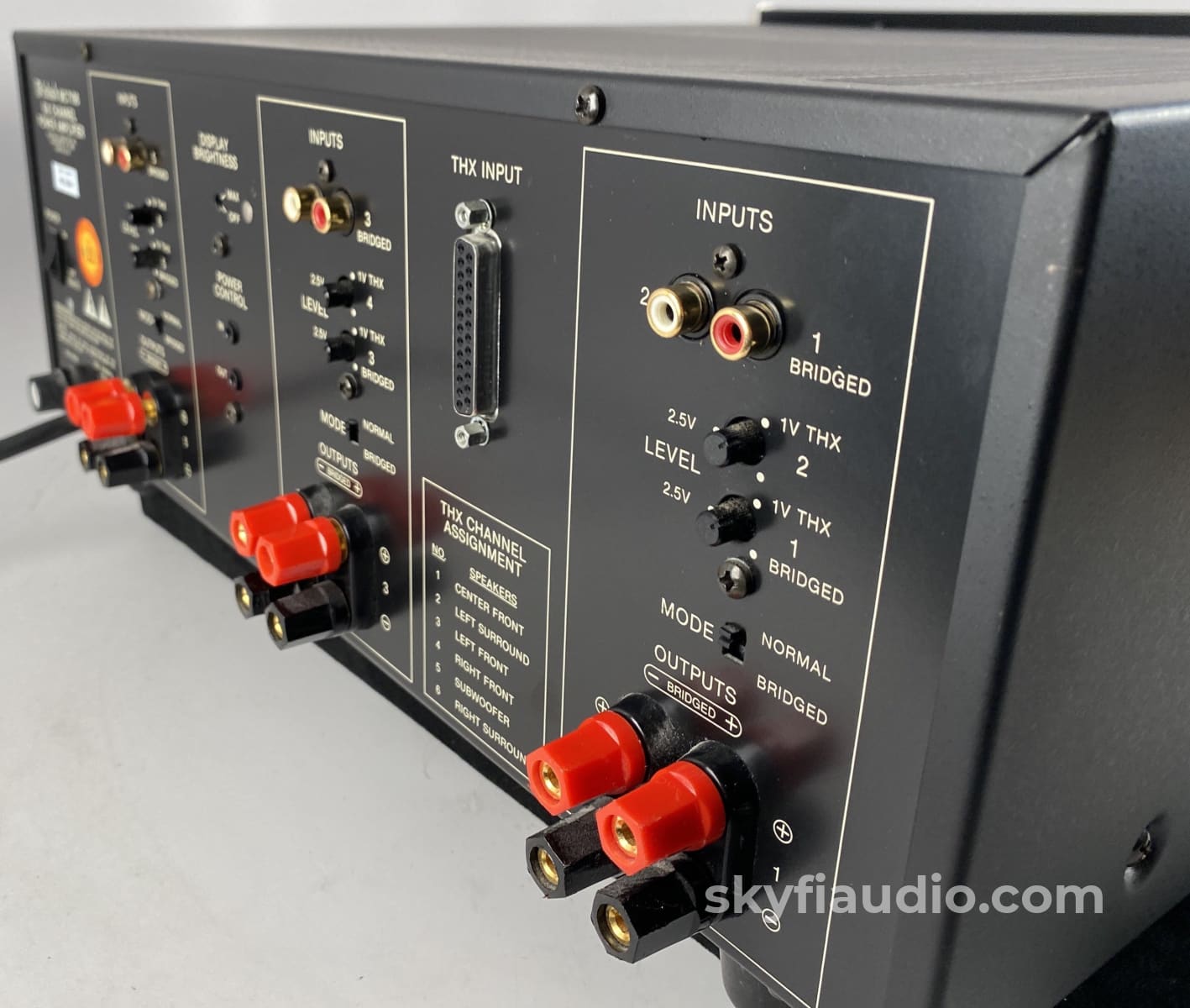 McIntosh MC7106, 6 Channel Solid State w/LED VU Meters, THX