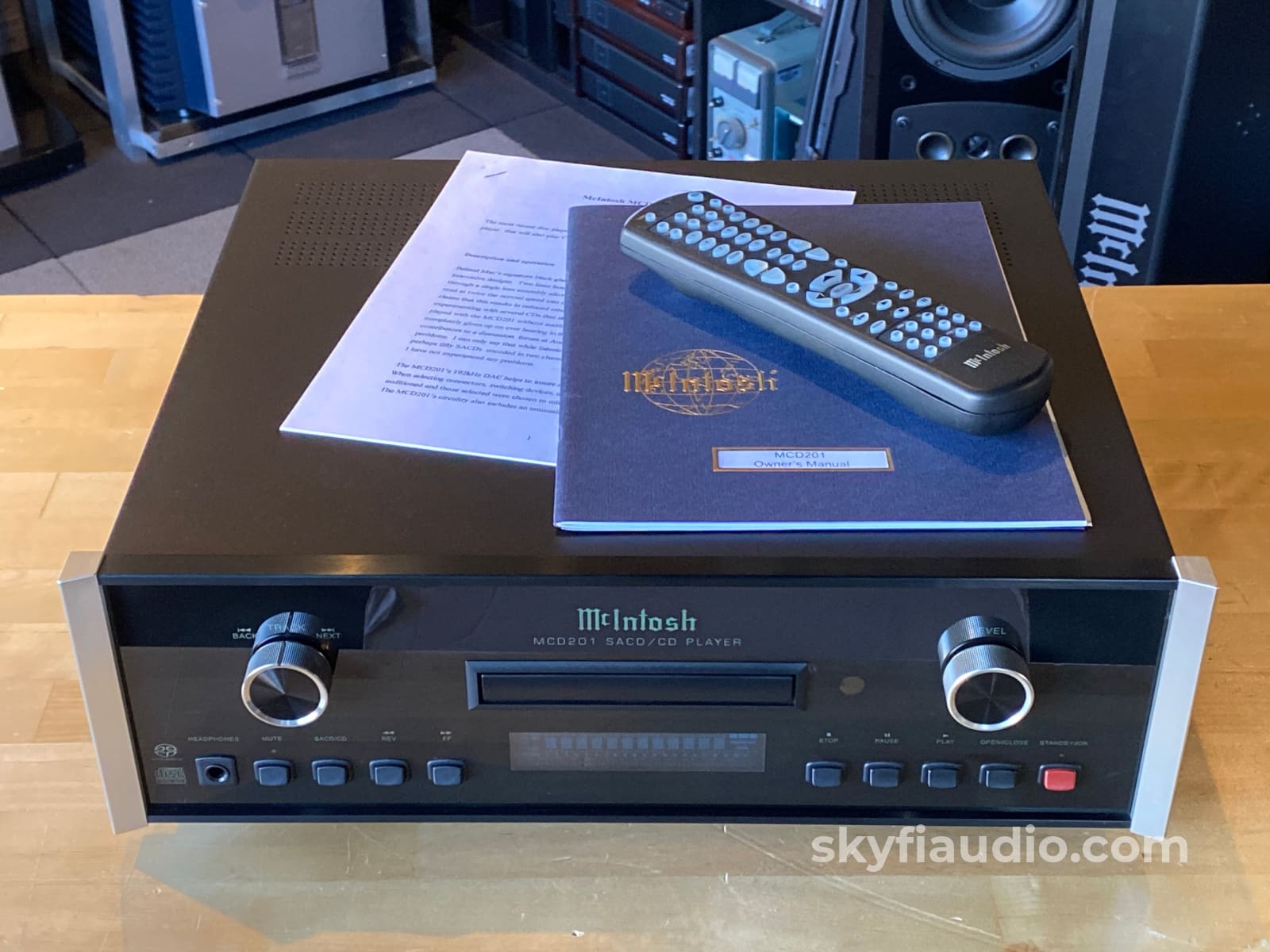 Mcintosh MCD201 SACD/CD Player - Complete Set - Near Perfect