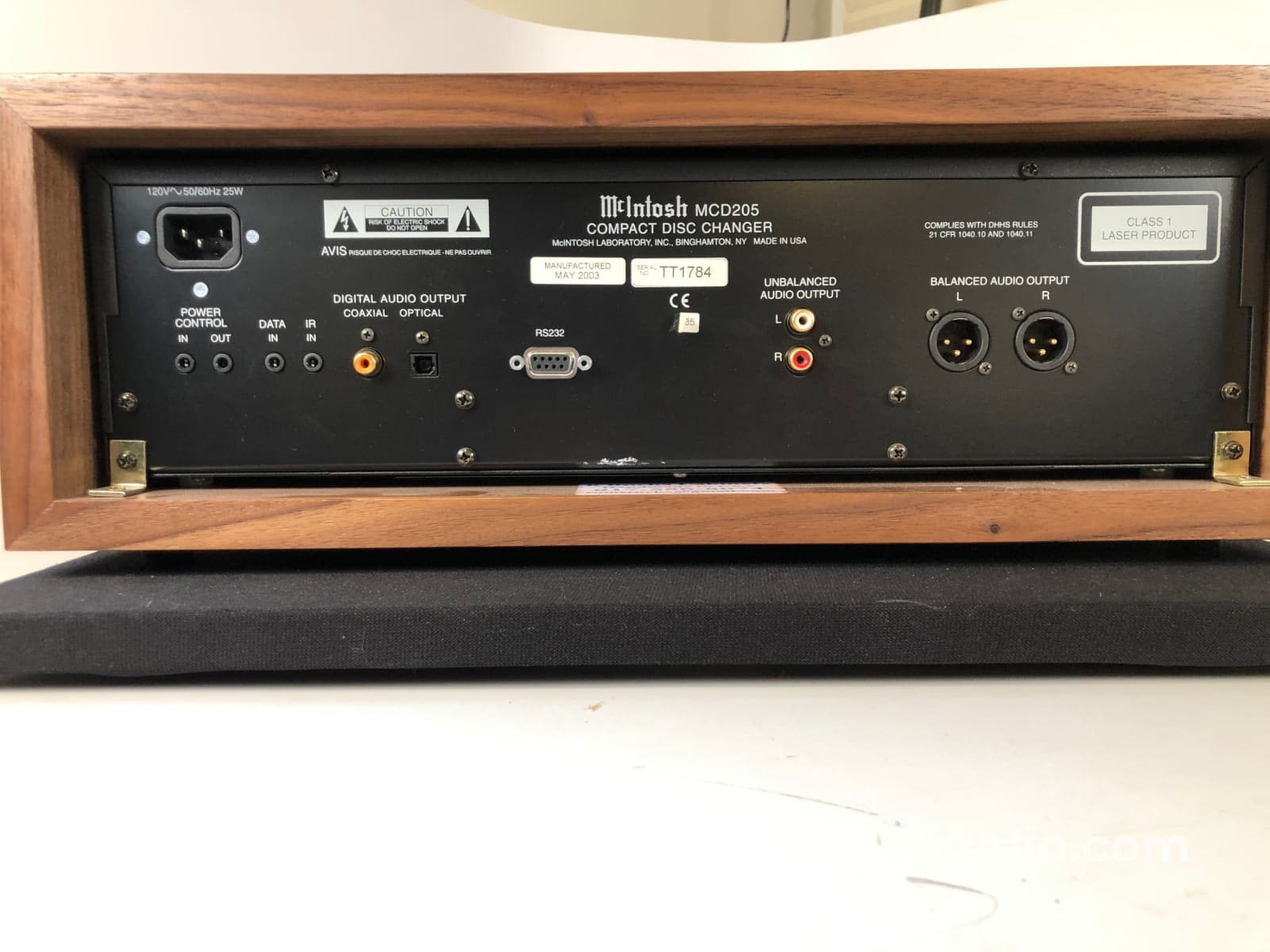 Mcintosh Mcd205 Cd Changer In Custom Walnut Wood Case + Digital