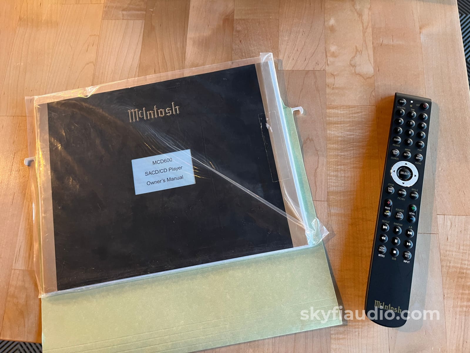 McIntosh MCD 600 SACD/CD Player W/ Quad Balanced DAC - Pre Loved CD + Digital