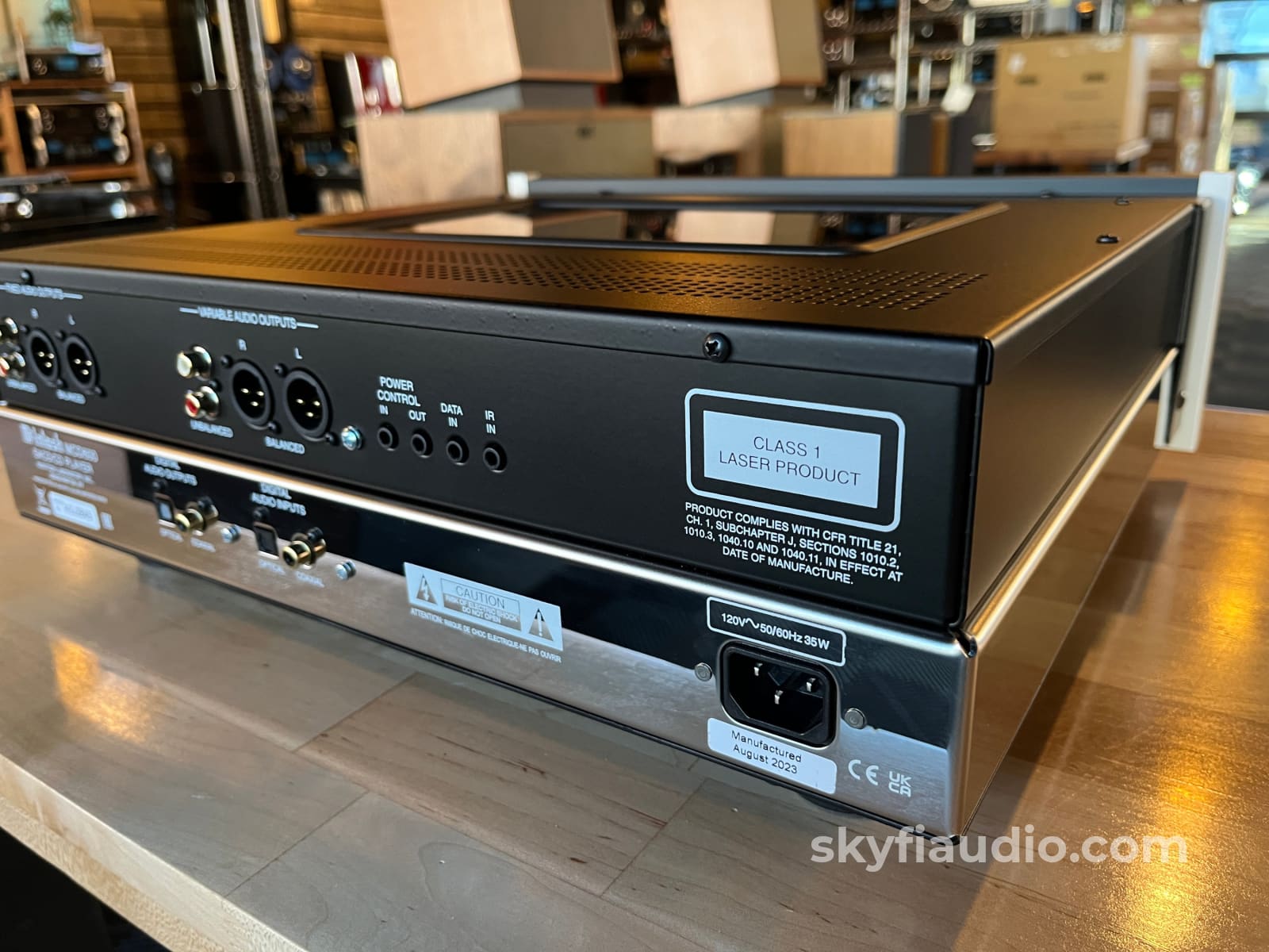 McIntosh MCD 600 SACD/CD Player W/ Quad Balanced DAC - Pre Loved CD + Digital