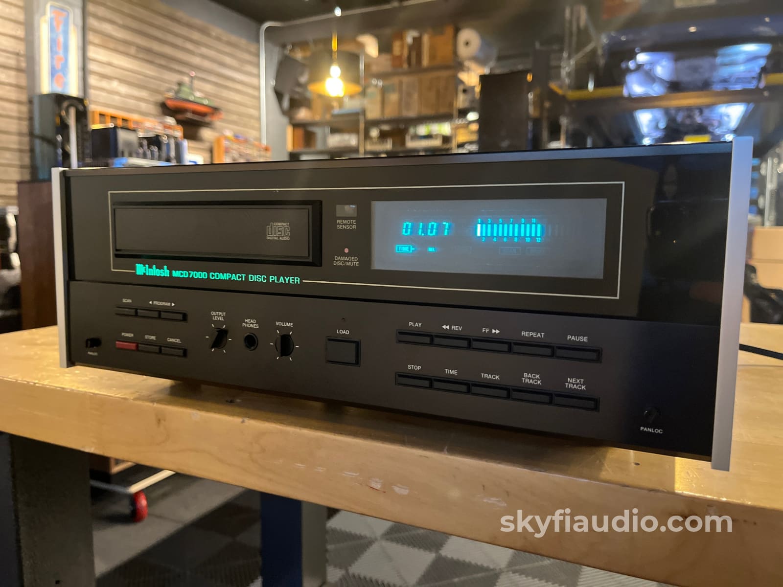 Mcintosh Mcd700 Vintage Cd Player - With Remote + Digital