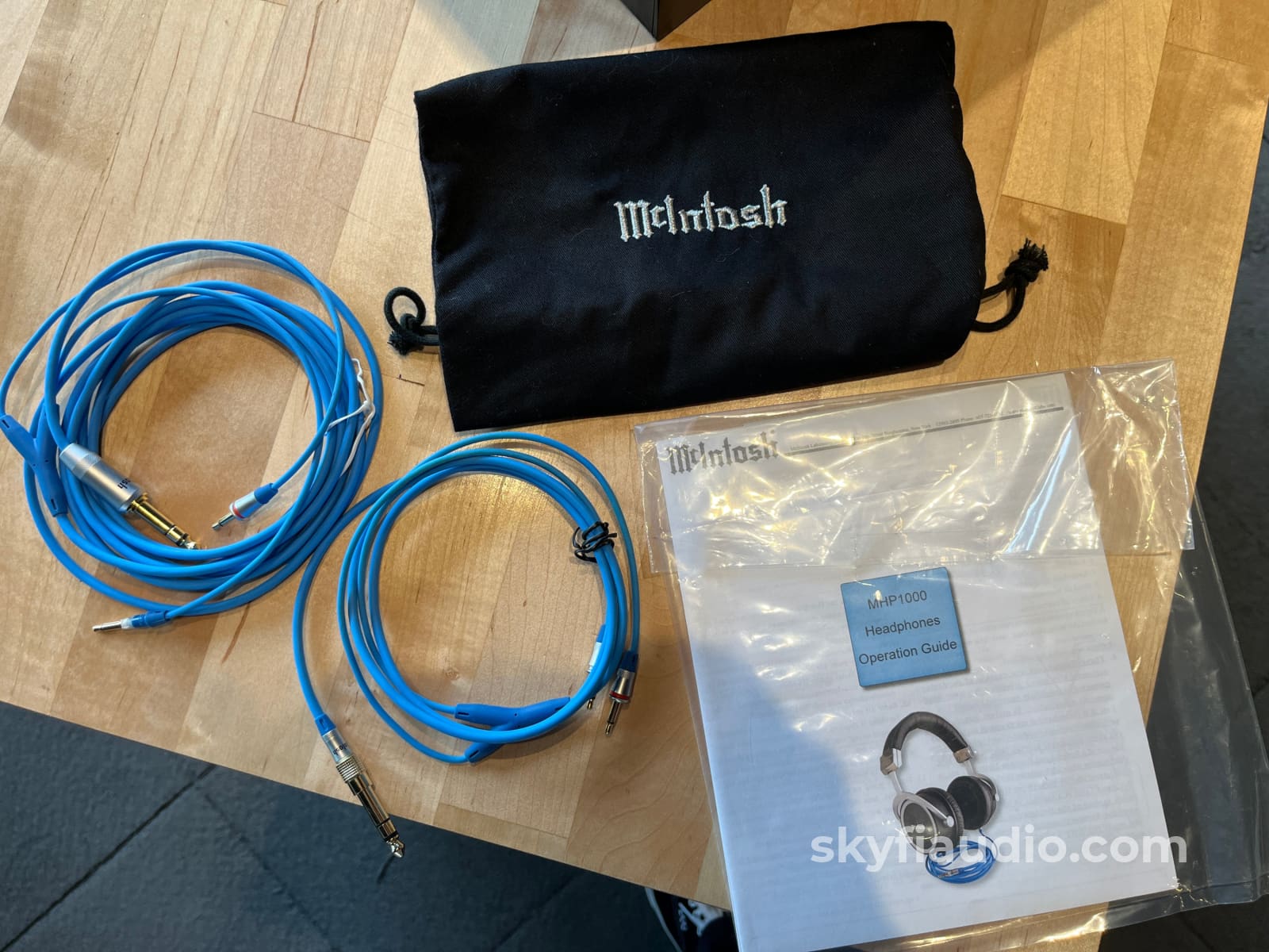 McIntosh MHP1000 Headphones - Rare and Complete Kit Headphones