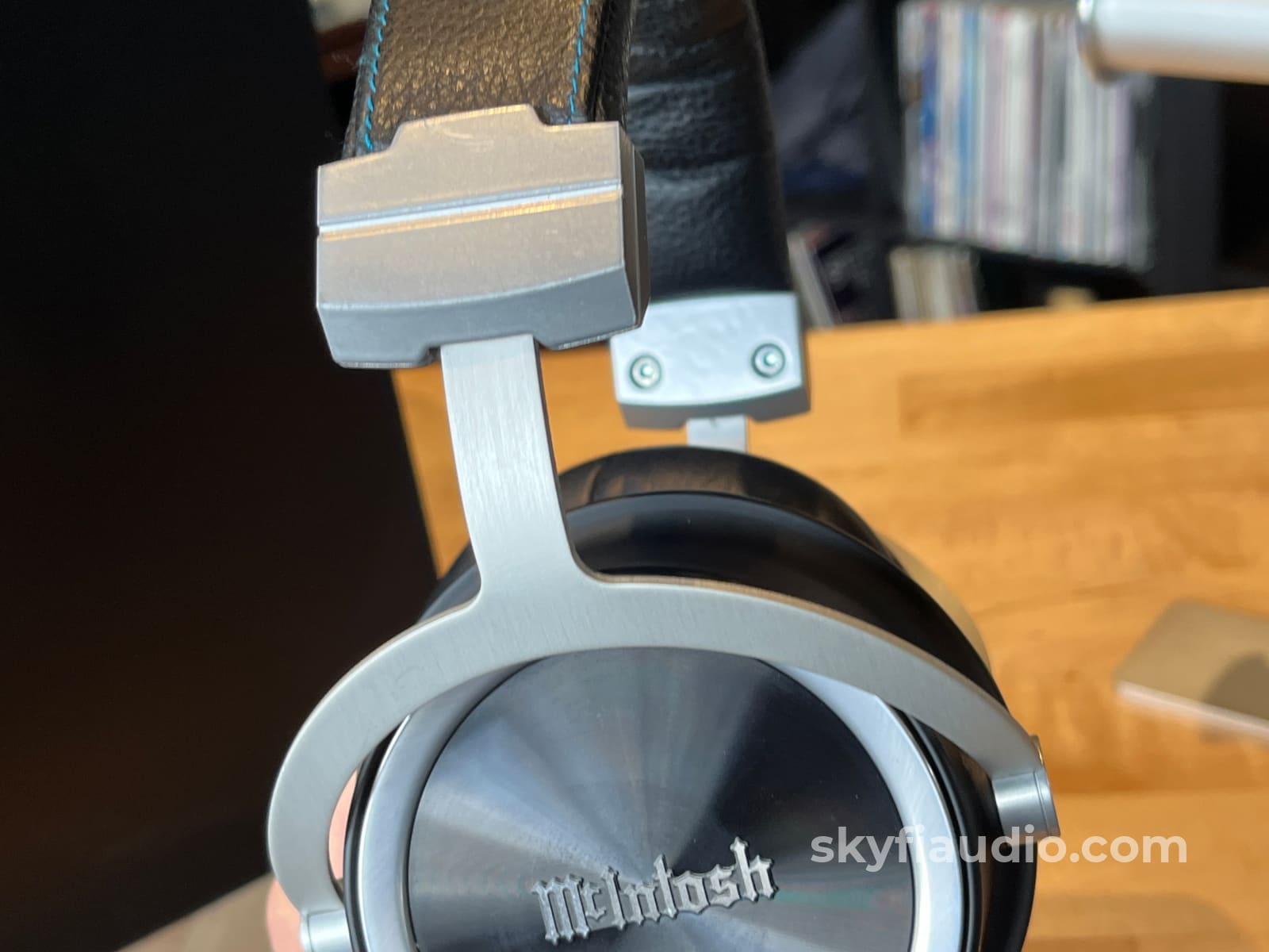 McIntosh MHP1000 Headphones - Rare and Complete Kit Headphones