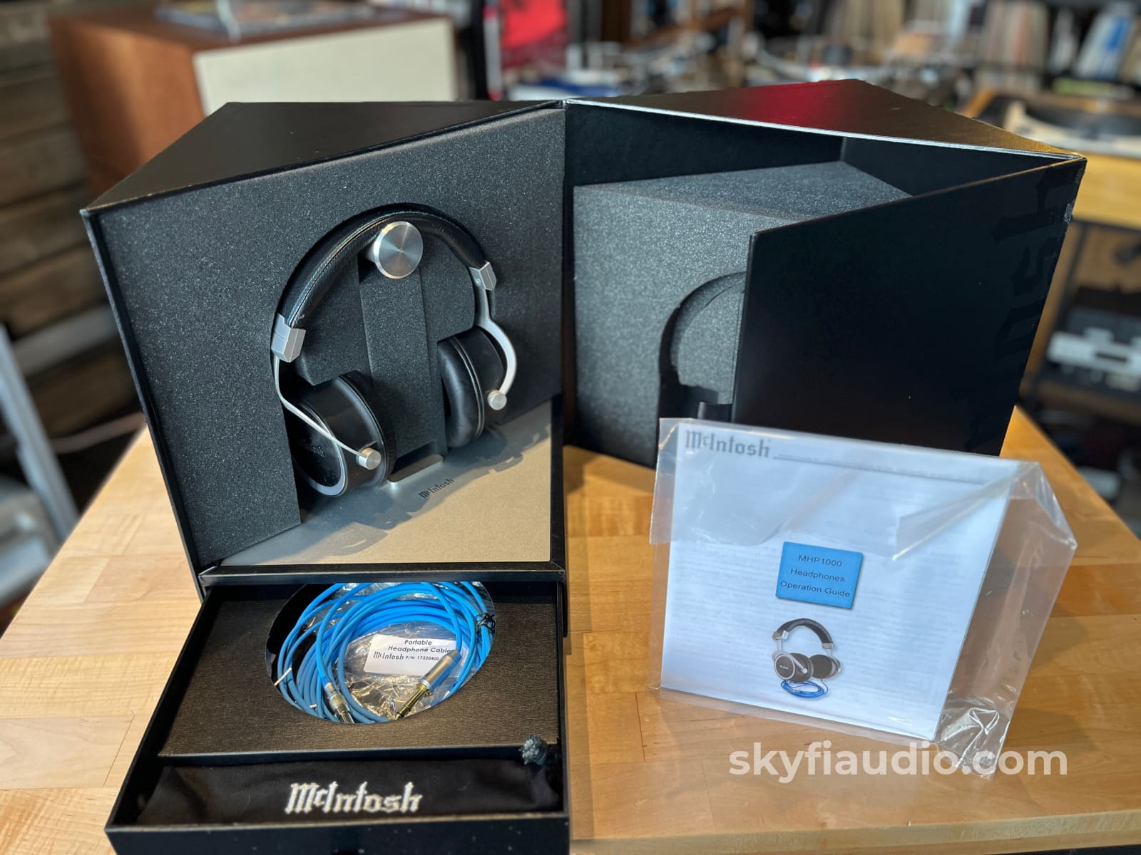 McIntosh MHP1000 Headphones - Rare and Complete Kit Headphones