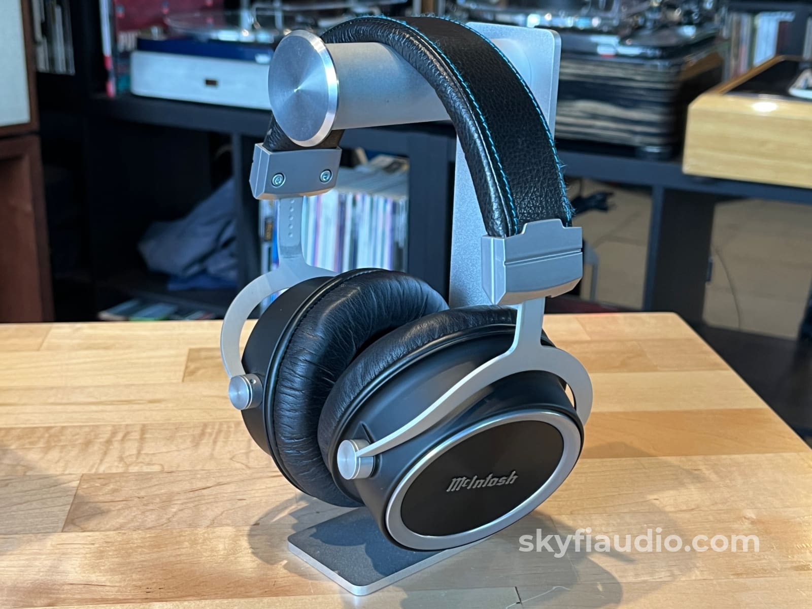 McIntosh MHP1000 Headphones - Rare and Complete Kit Headphones