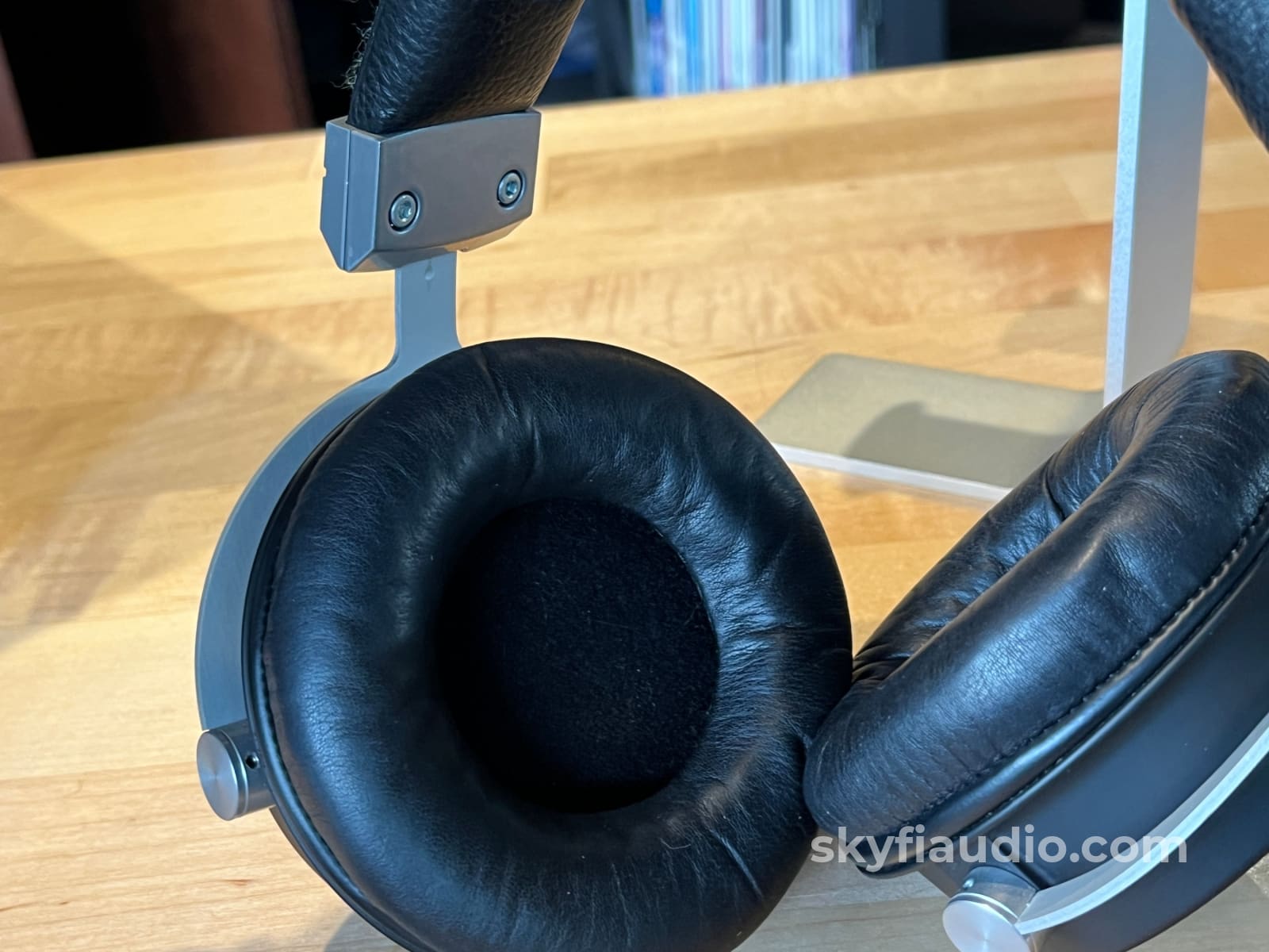 McIntosh MHP1000 Headphones - Rare and Complete Kit Headphones