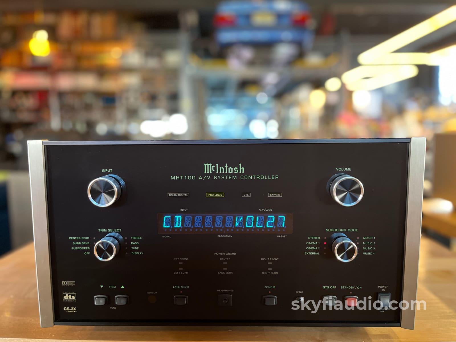 Mcintosh MHT100 Home Theater Receiver - Serviced With New Glass And Power Supply Integrated Amplifier