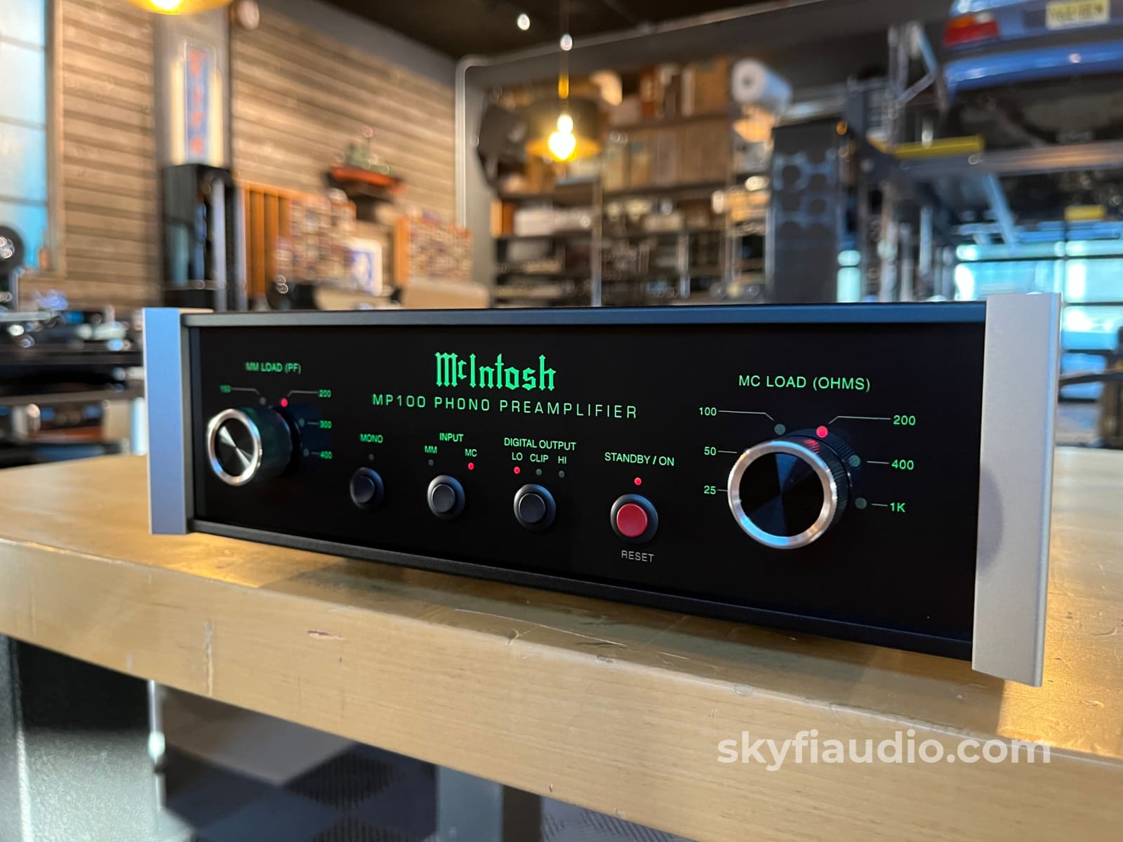 Mcintosh Mp100 Phono Preamp - Like New Preloved Preamplifier