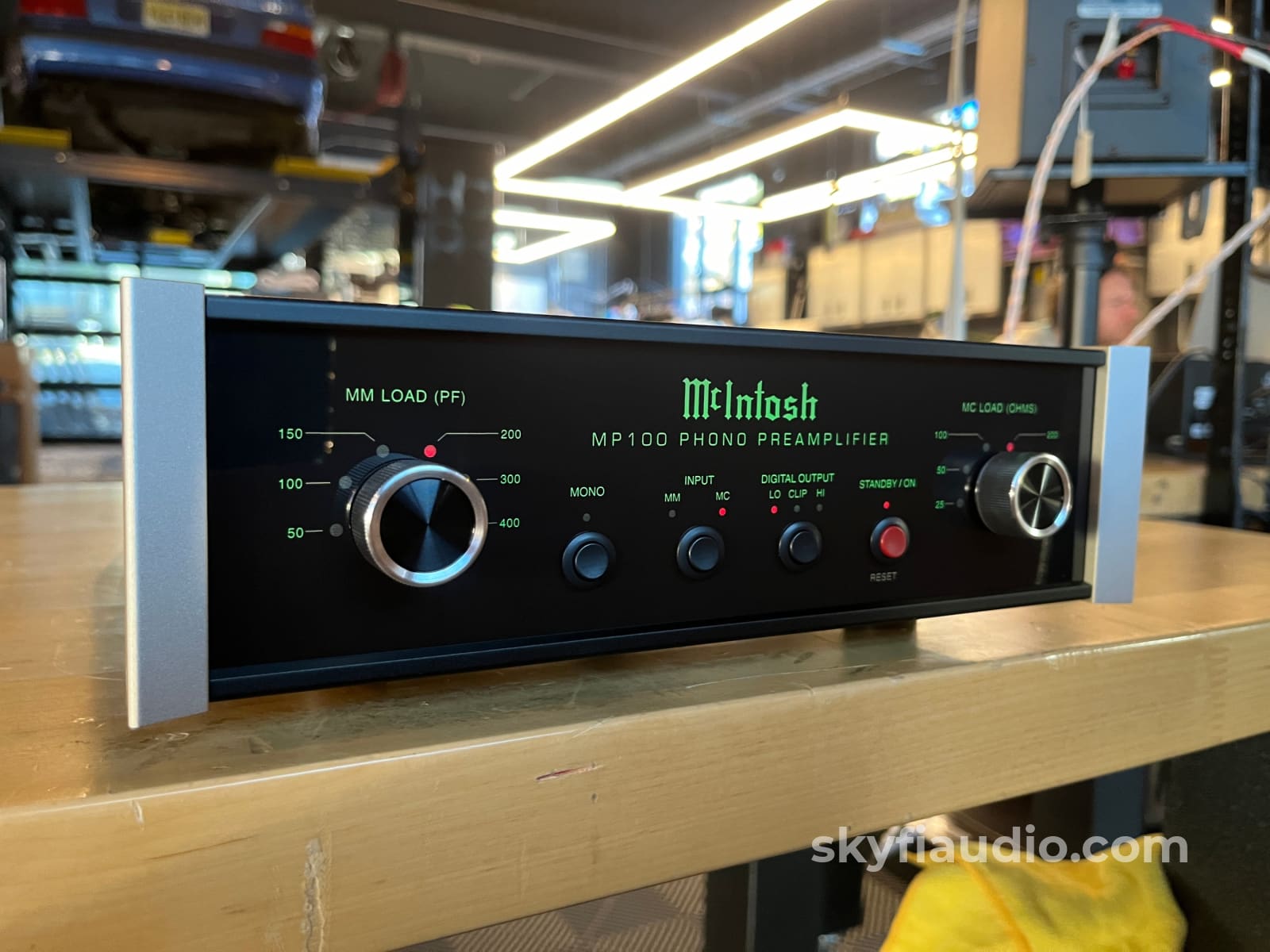 Mcintosh Mp100 Phono Preamp - Like New Preloved Preamplifier