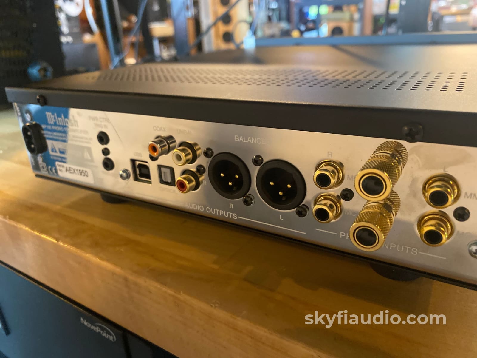 Mcintosh Mp100 Mc And Mm Phono Preamplifier - In Store Only