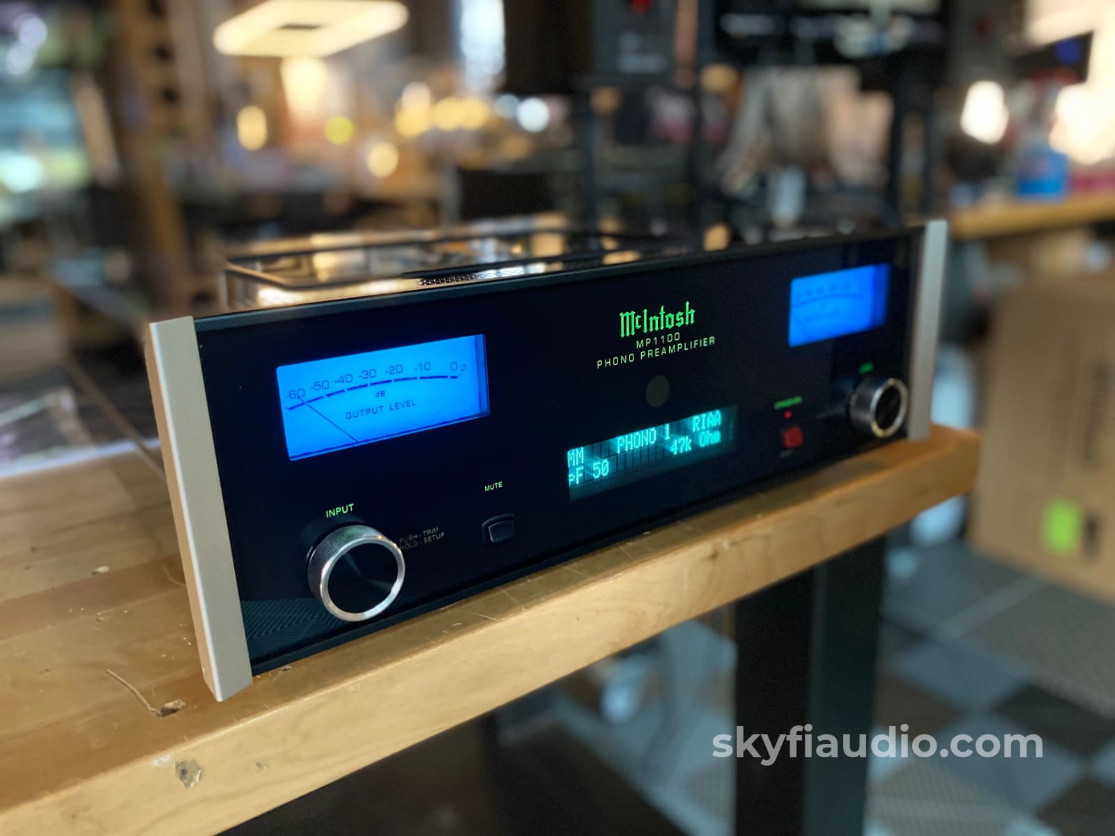 Mcintosh Mp1100 Flagship Tube Phono Preamp Complete And Like New - In Store Only Preamplifier