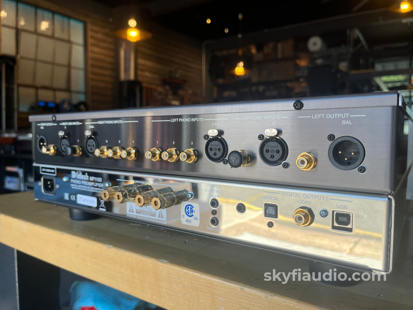 Mcintosh Mp1100 Phono Preamp - One Of The Best Preamplifier