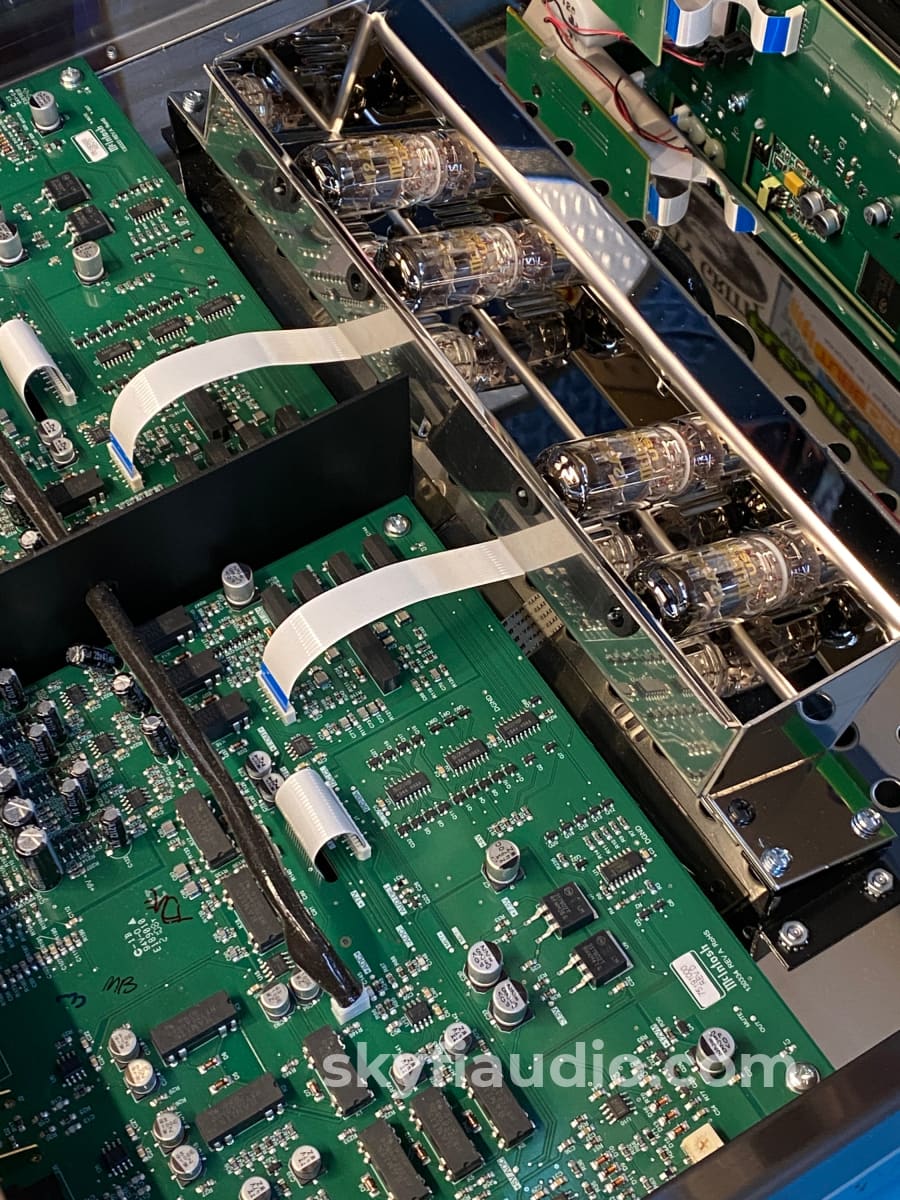 Mcintosh Mp1100 Phono Preamp - One Of The Best Preamplifier