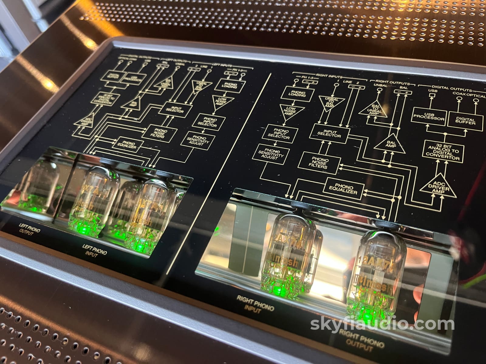 Mcintosh Mp1100 Phono Preamp - One Of The Best Preamplifier