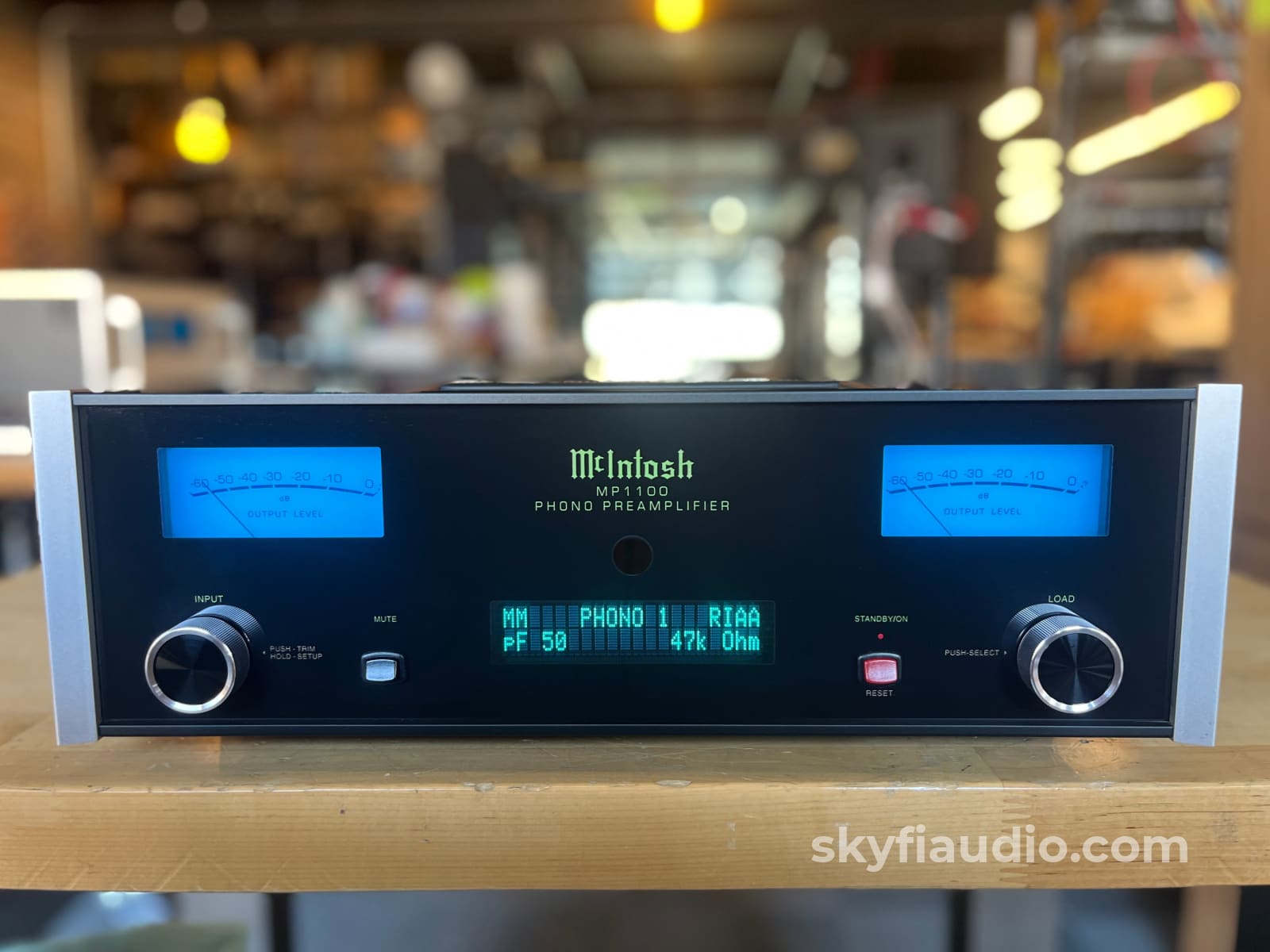 Mcintosh Mp1100 Phono Preamp - One Of The Best Preamplifier