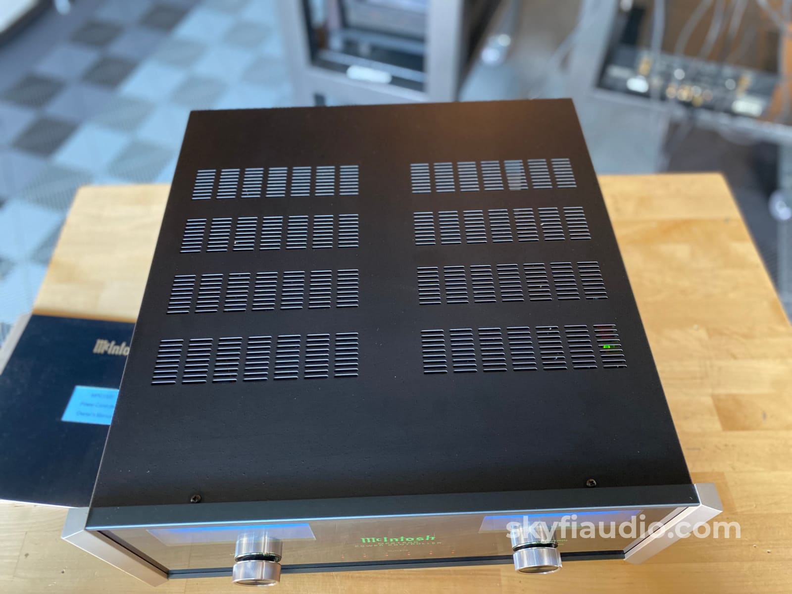 Mcintosh Mpc1500 Power Controller And Conditioner - In Store Only