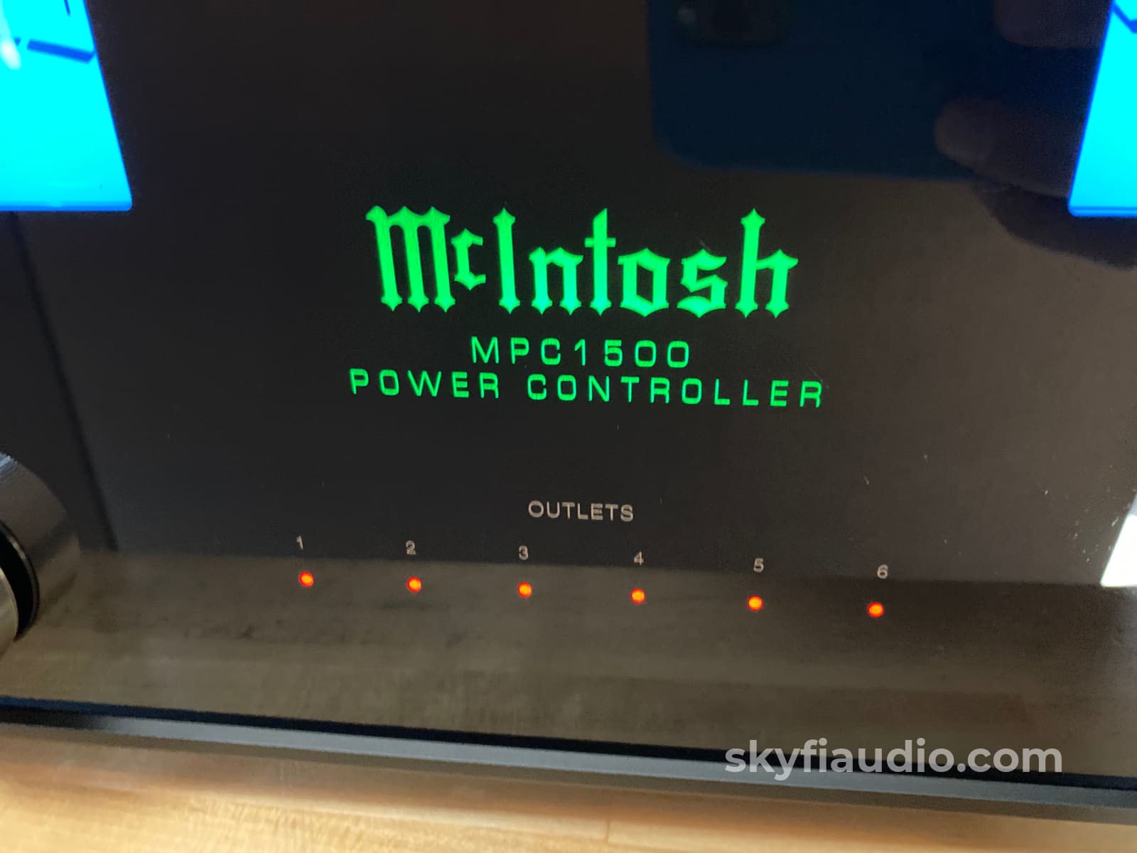 Mcintosh Mpc1500 Power Controller And Conditioner - In Store Only