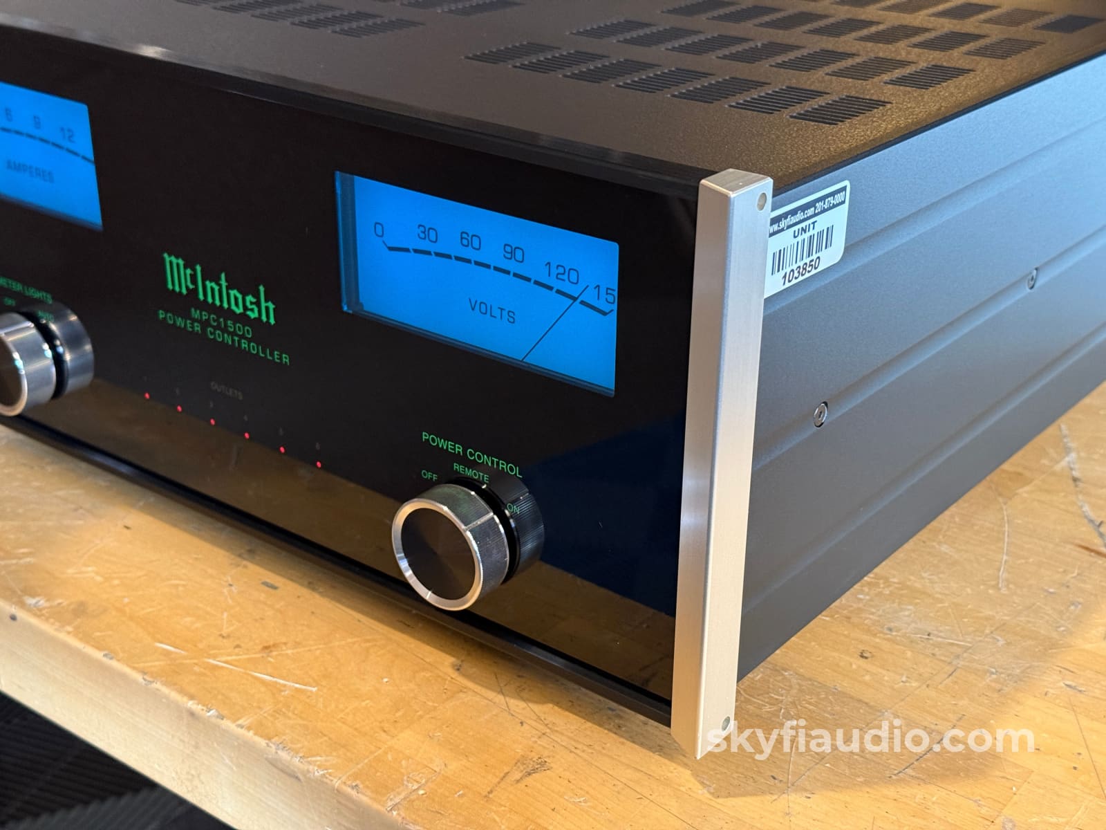 Mcintosh Mpc1500 Power Controller And Conditioner - Pre-Loved
