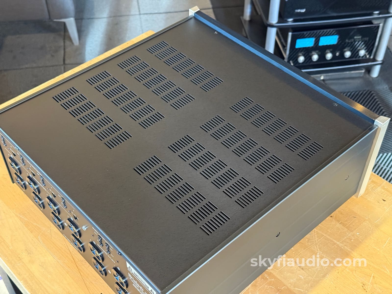 Mcintosh Mpc1500 Power Controller And Conditioner - Pre-Loved