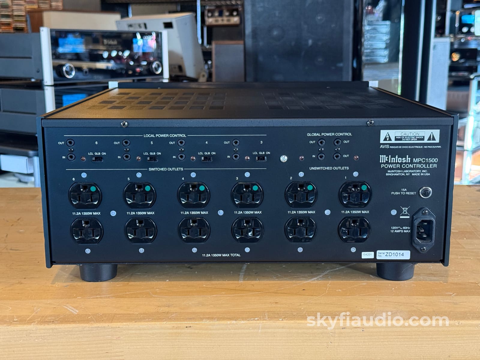 Mcintosh Mpc1500 Power Controller And Conditioner - Pre-Loved