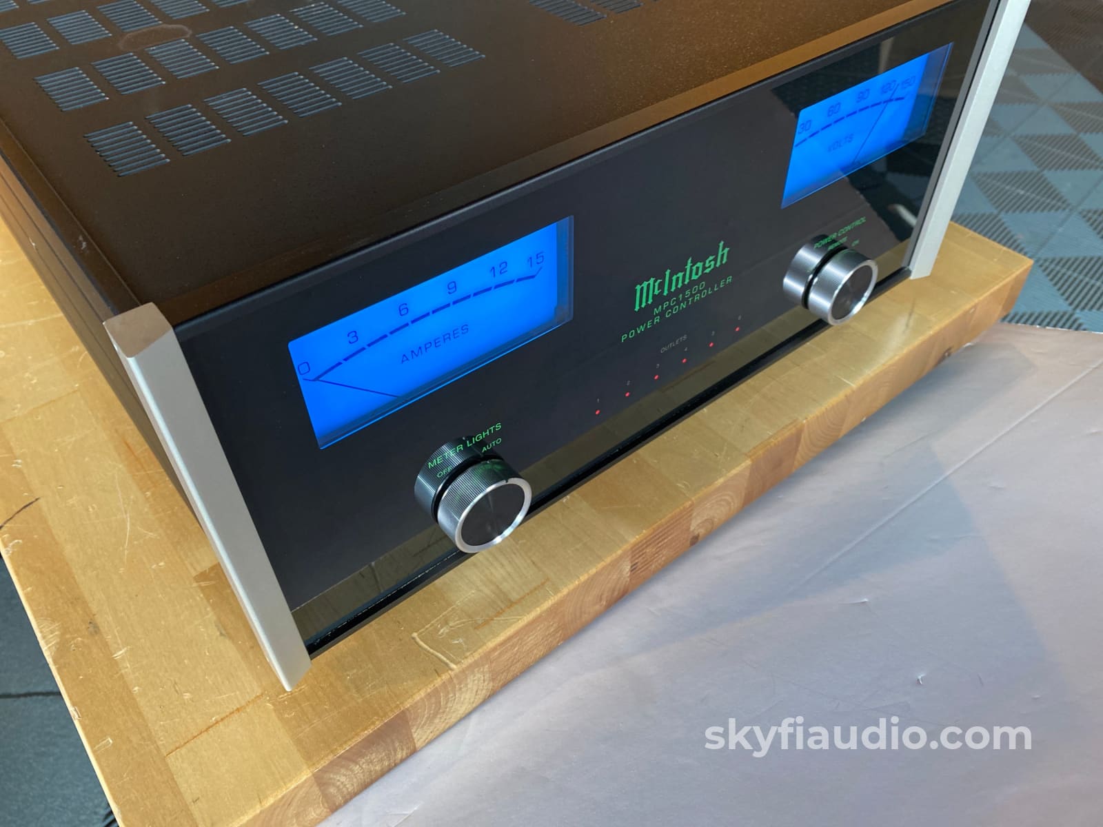 Mcintosh Mpc1500 Power Controller And Conditioner - Pre-Owned In Stock For Local Pickup